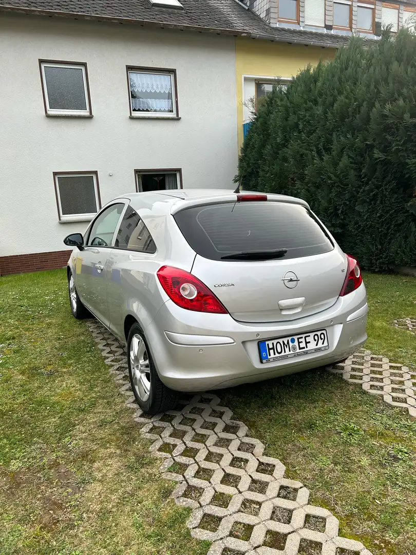 Opel Corsa 1.2 16V Silber - 2