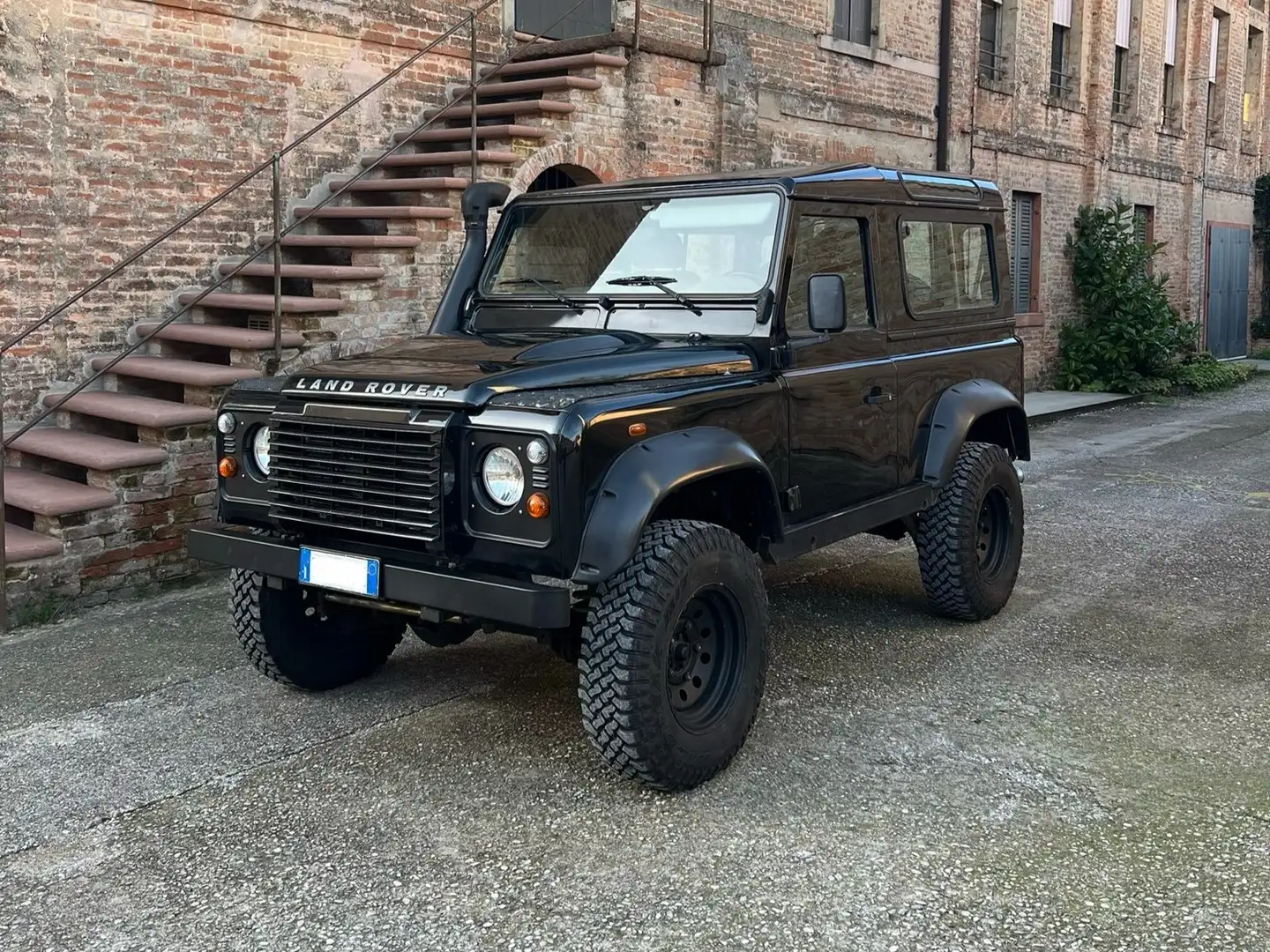 Land Rover Defender 90 2.4 td4 S Hard Top Negru - 1
