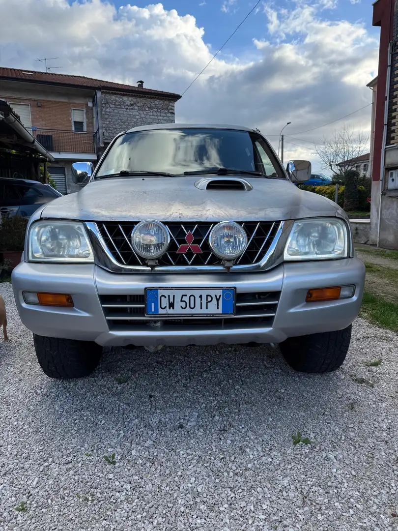 Mitsubishi L200 d.cab 2.5 tdi Invite 4wd 115cv - 1