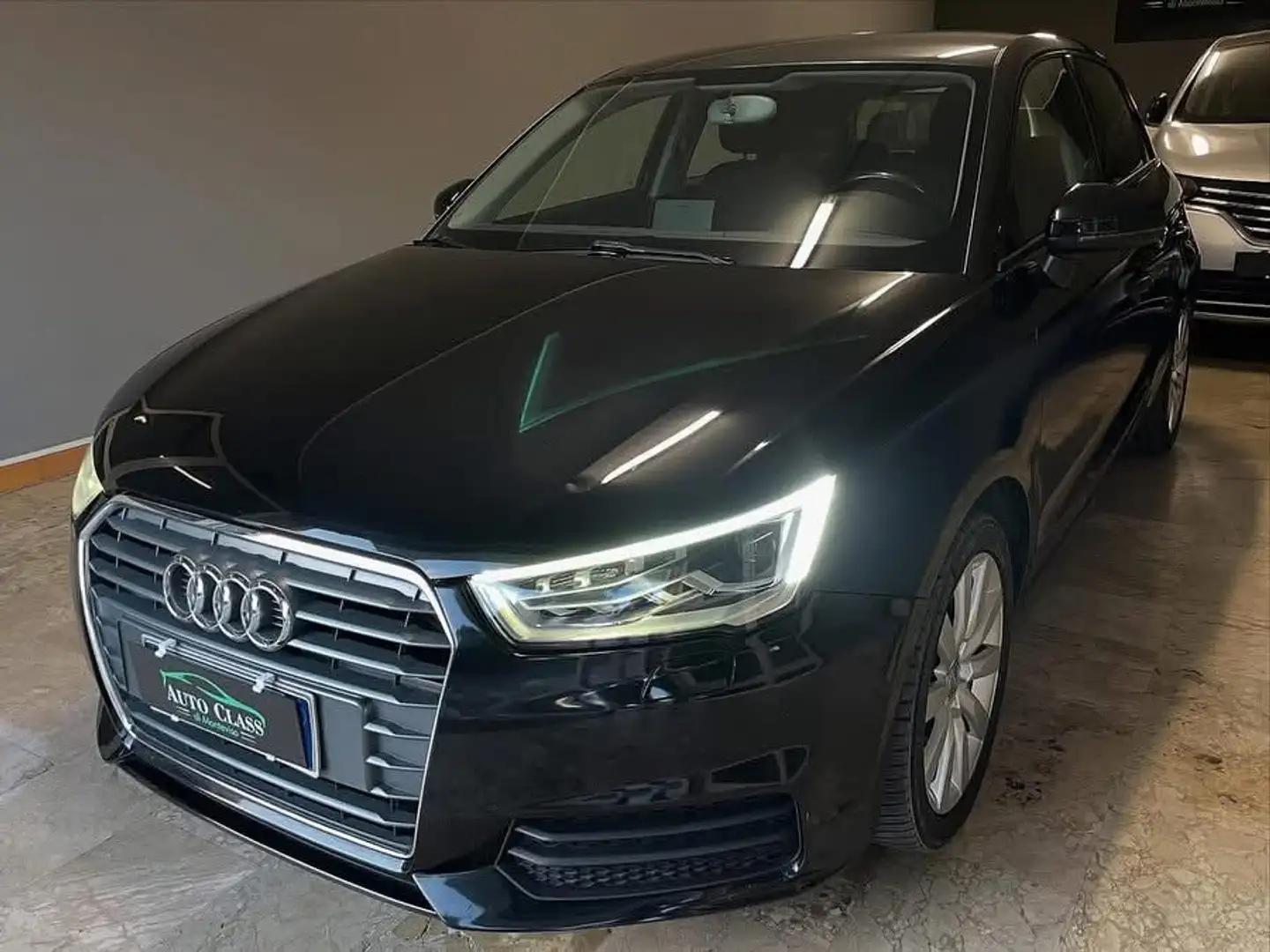 Audi A1 Sportback 1.6 tdi s-tronic - 1