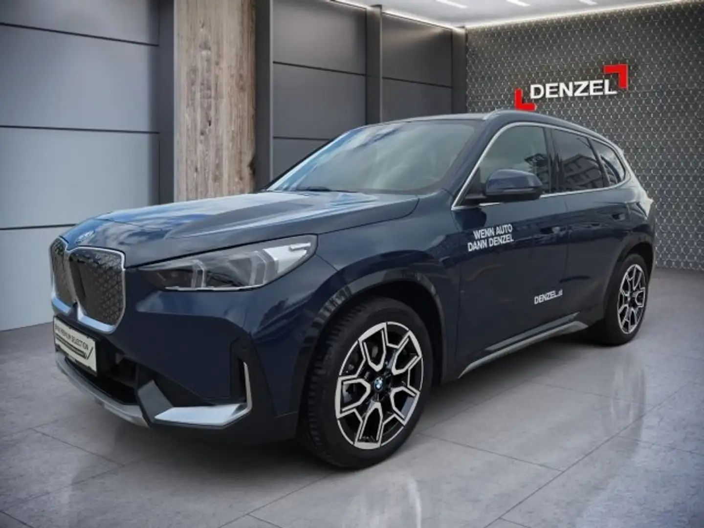 BMW iX1 eDrive20 U11 Blau - 1