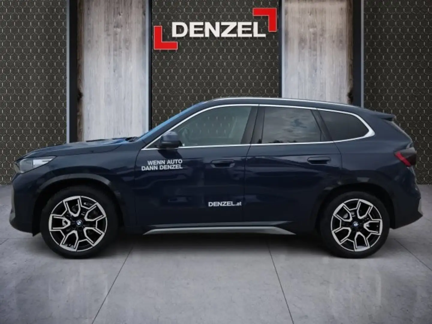 BMW iX1 eDrive20 U11 Blau - 2