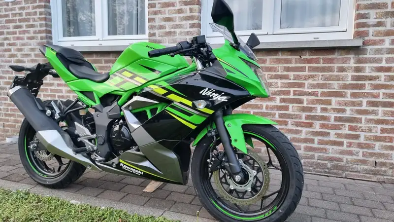 Kawasaki Ninja 125 - foto 2