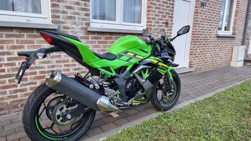 Kawasaki Ninja 125 - foto 3