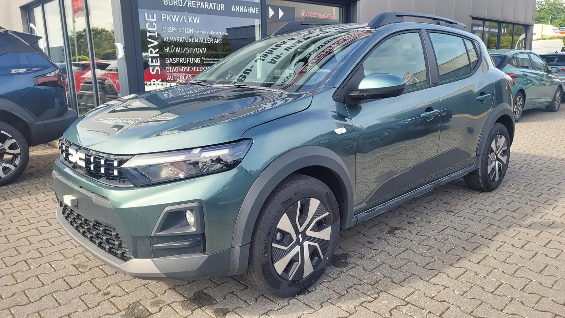 Dacia Sandero Stepway Expression Step 2026 TCe110 Winter Pake... Grün - 1