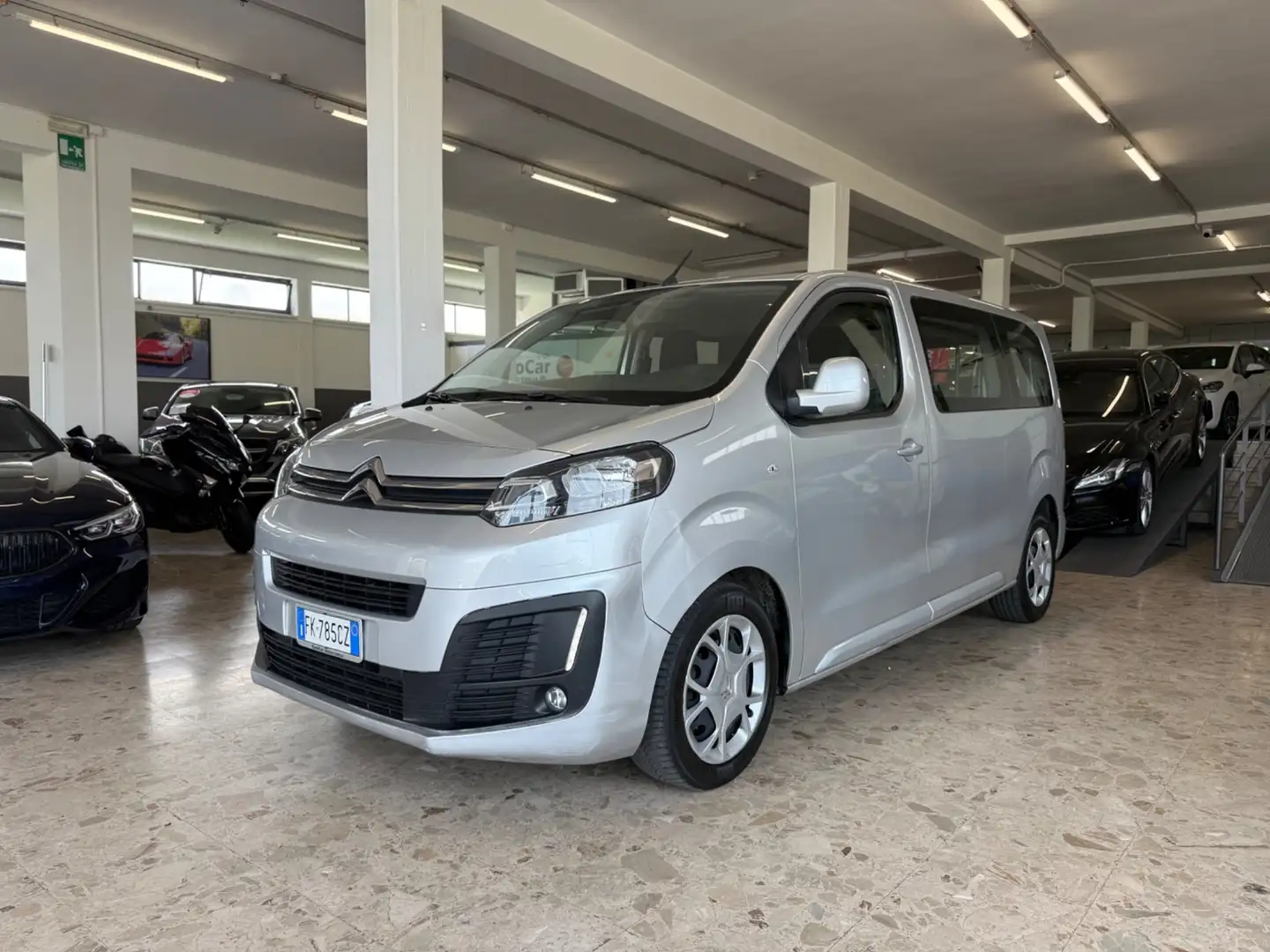 Citroen Jumpy BlueHDi 115 S&S PL-TN Furgone M Comfort Plateado - 1