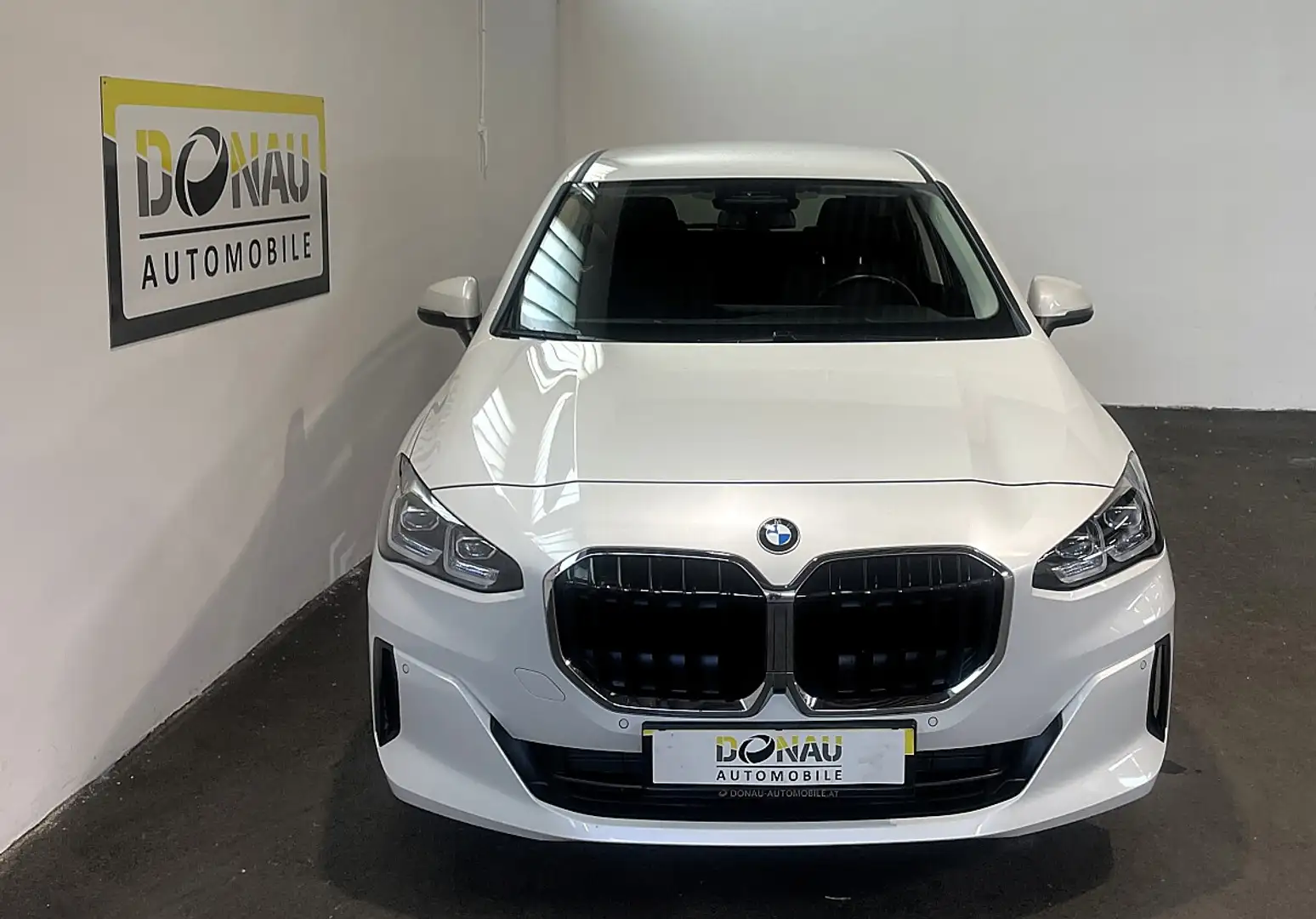 BMW 218 d Active Tourer Aut. Weiß - 2