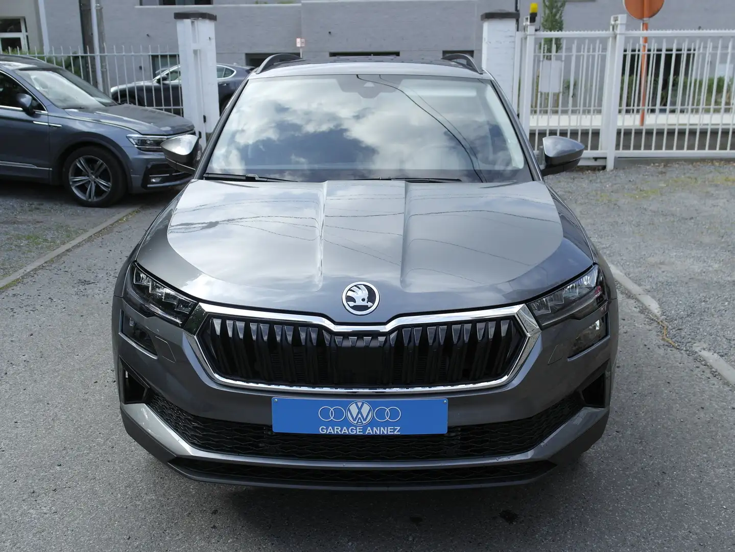 Skoda Karoq 1.5 TSI ACT Family DSG Gris - 2