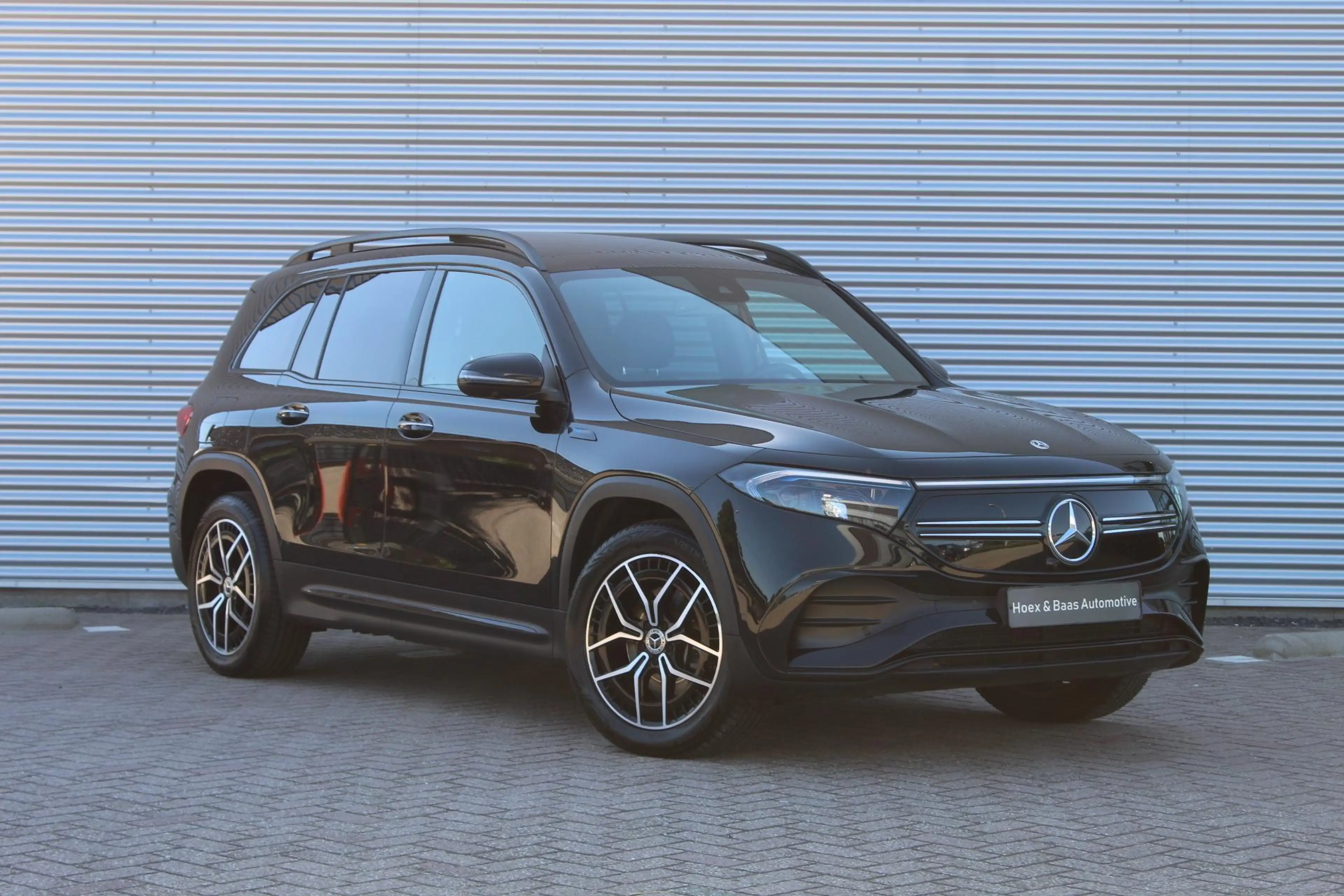 Mercedes-Benz EQB 250 AMG Line 7p. 67 kWh AMG/Pano/Memory/SOH 96% — photo 4