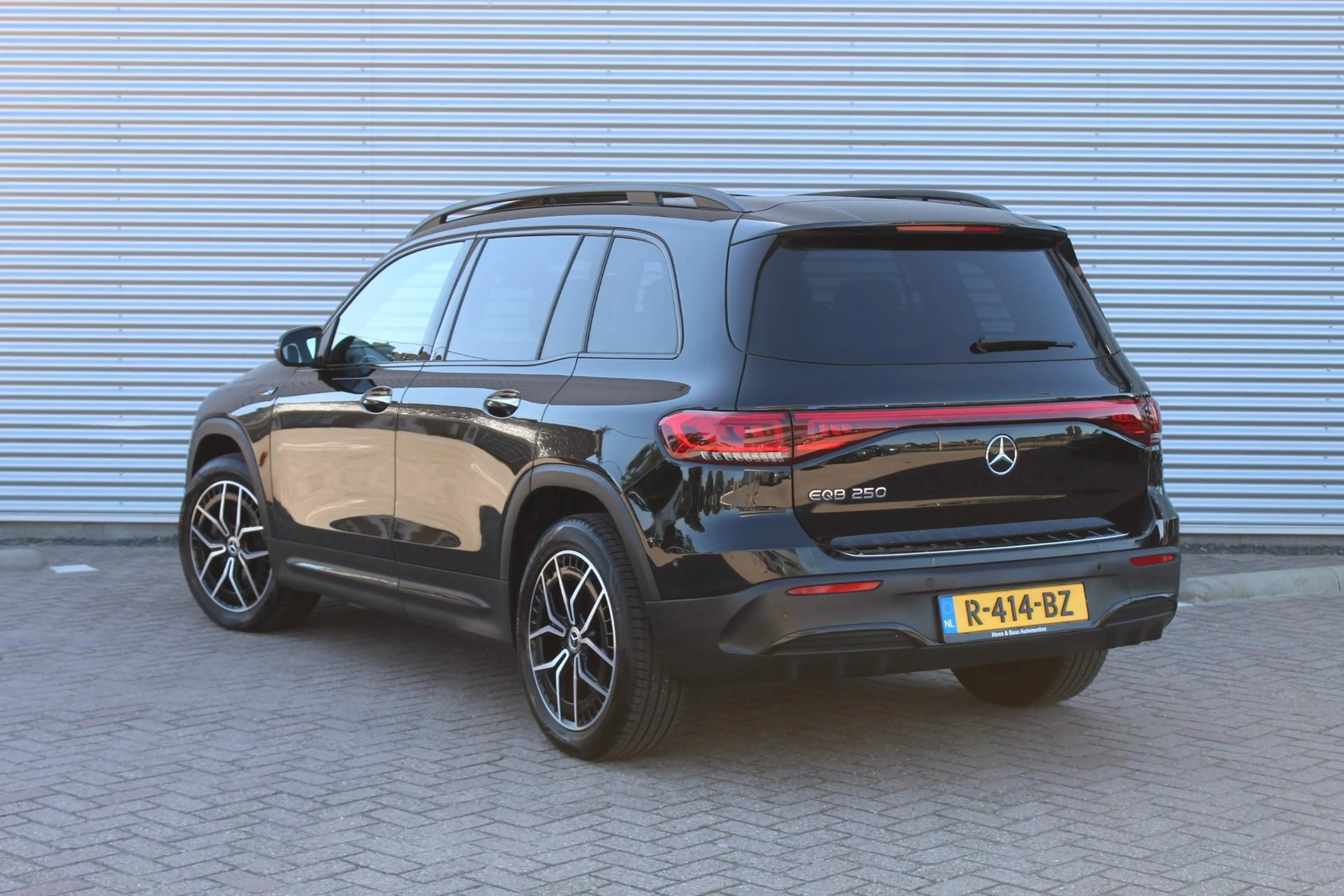 Mercedes-Benz EQB 250 AMG Line 7p. 67 kWh AMG/Pano/Memory/SOH 96% — photo 6