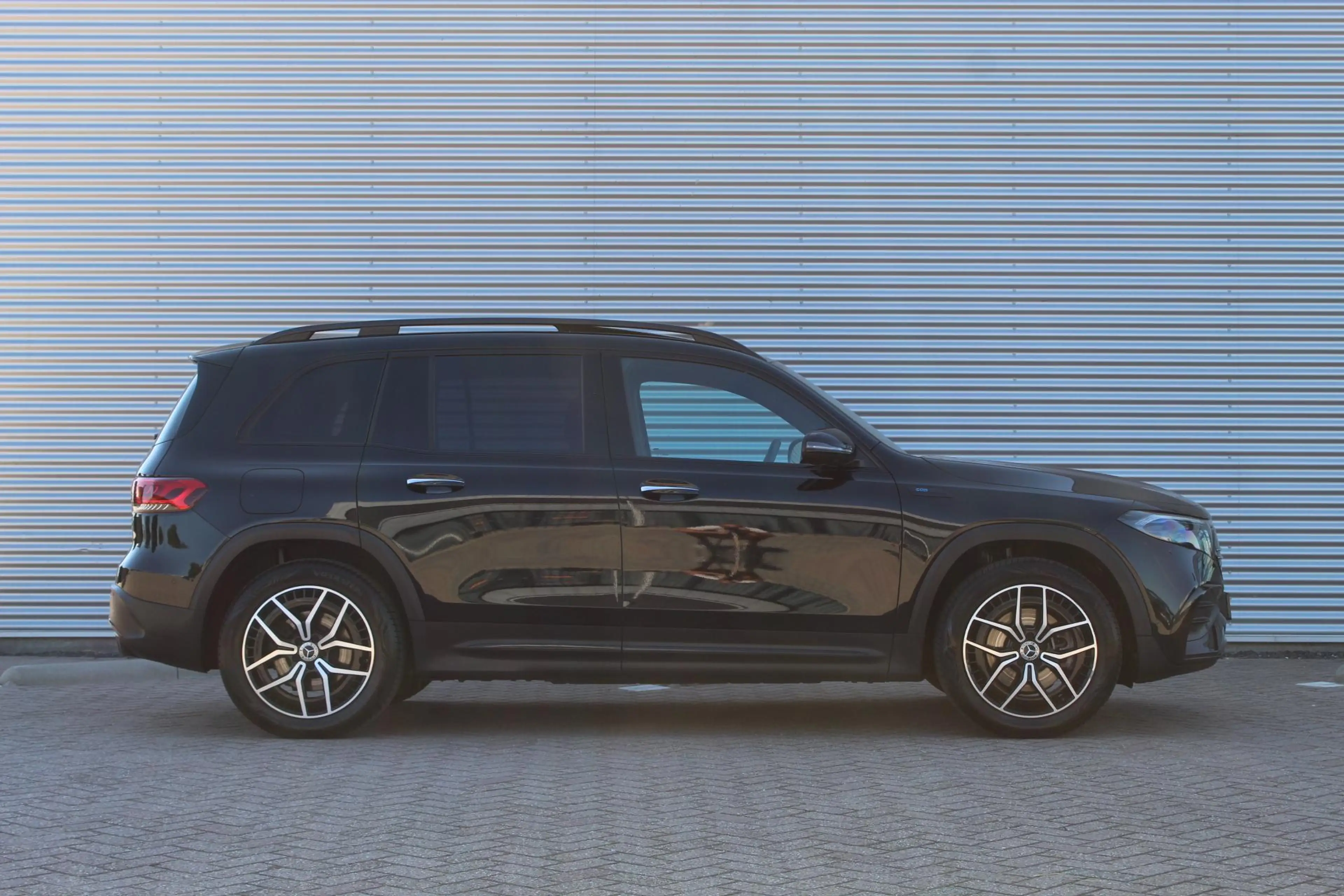 Mercedes-Benz EQB 250 AMG Line 7p. 67 kWh AMG/Pano/Memory/SOH 96% — photo 5