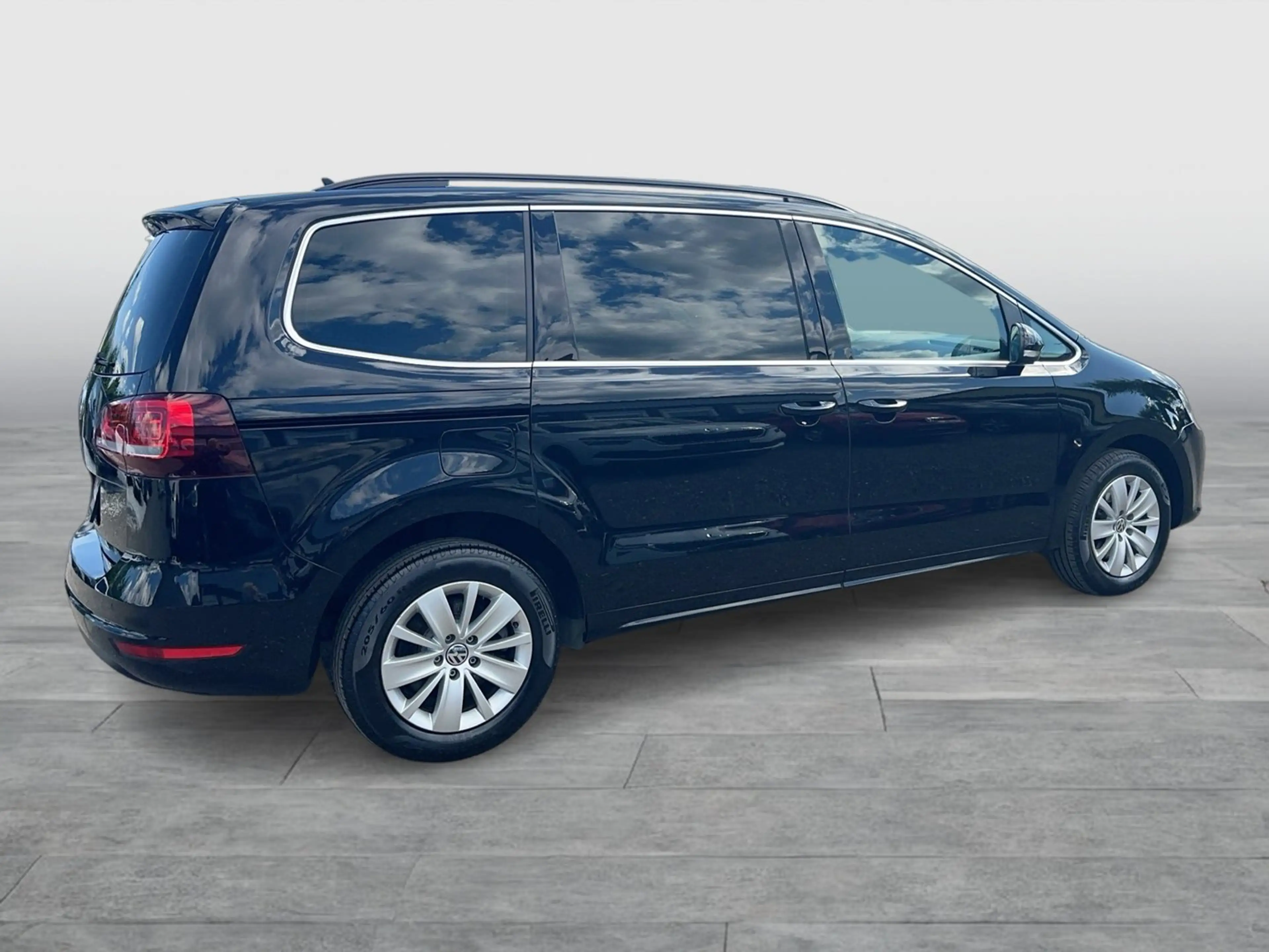 Volkswagen Sharan Business TDI SCR DSG — photo 4