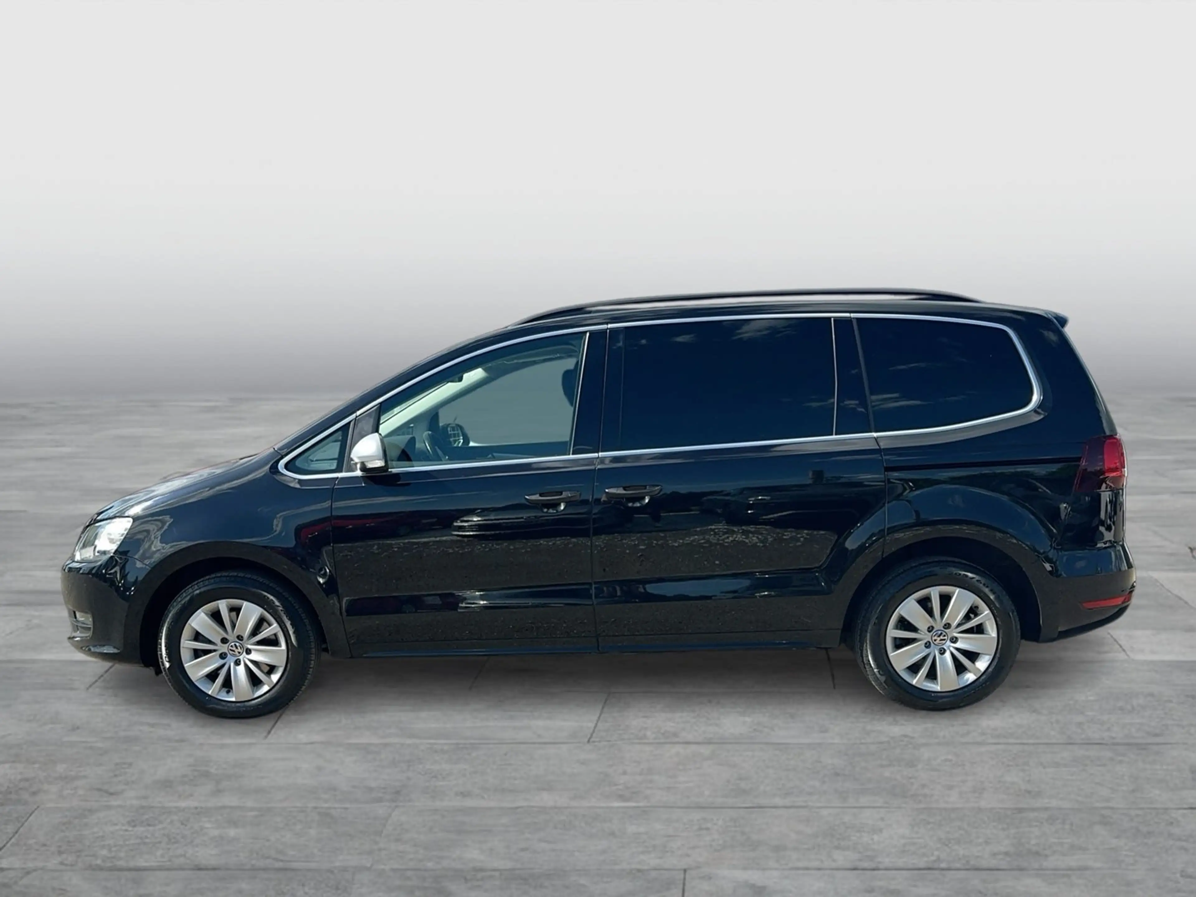 Volkswagen Sharan Business TDI SCR DSG — photo 2