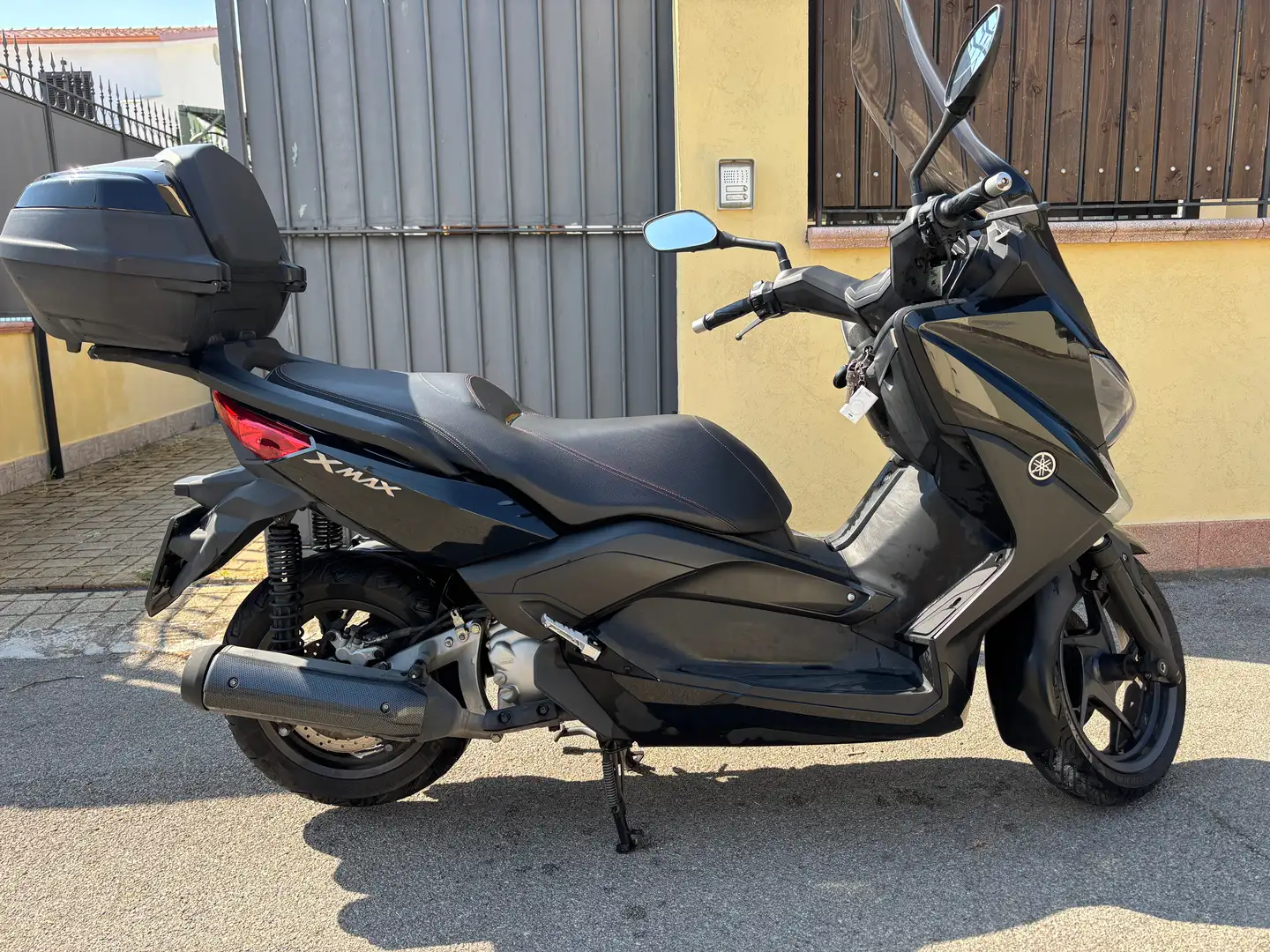 Yamaha X-Max 250 Nero - 2