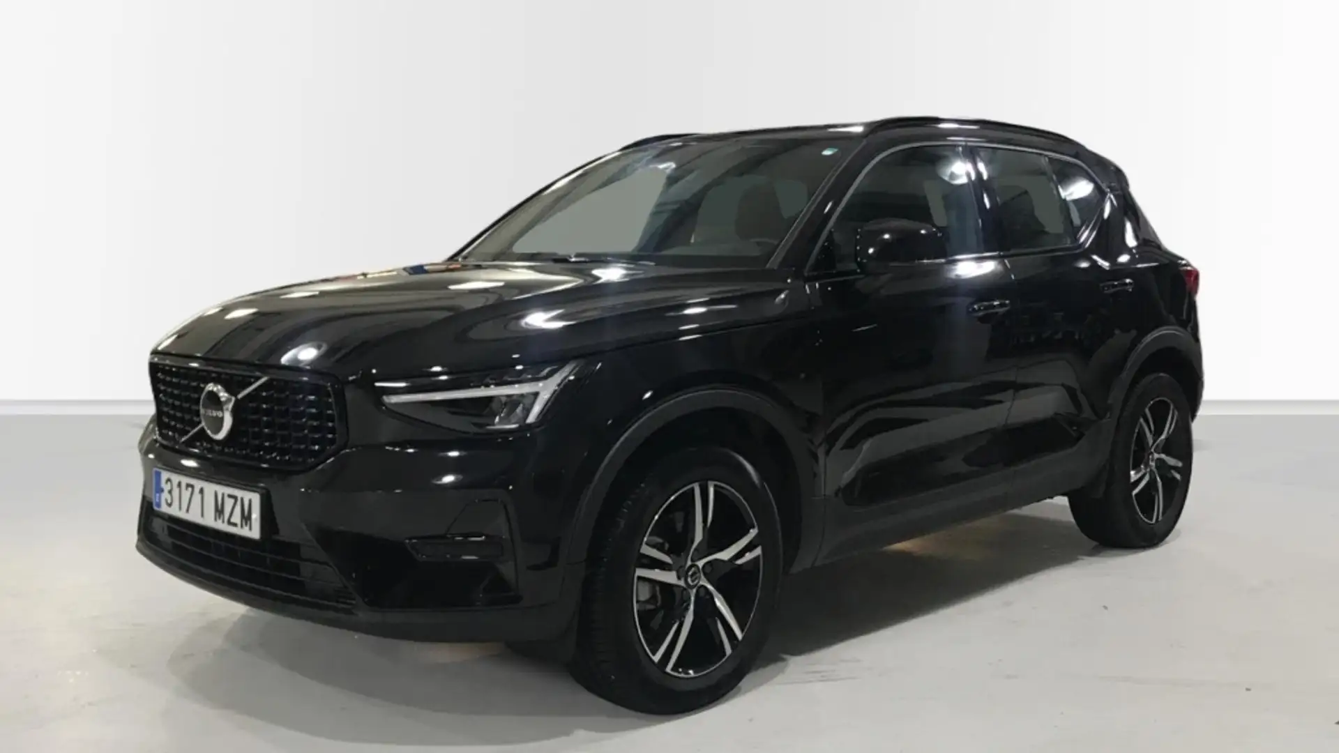 Volvo XC40 2.0 B3 PLUS DARK AUTO 5P - 1