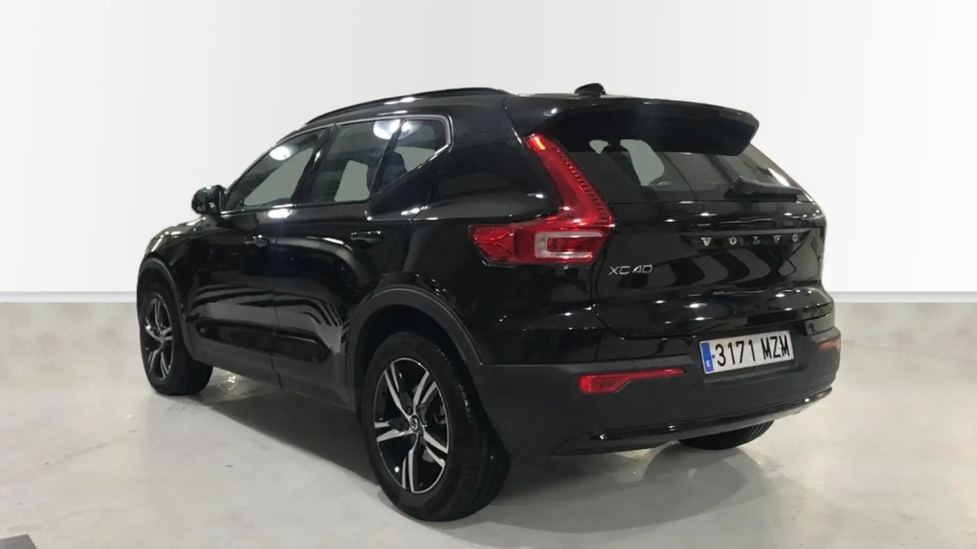 Volvo XC40 2.0 B3 PLUS DARK AUTO 5P - 2