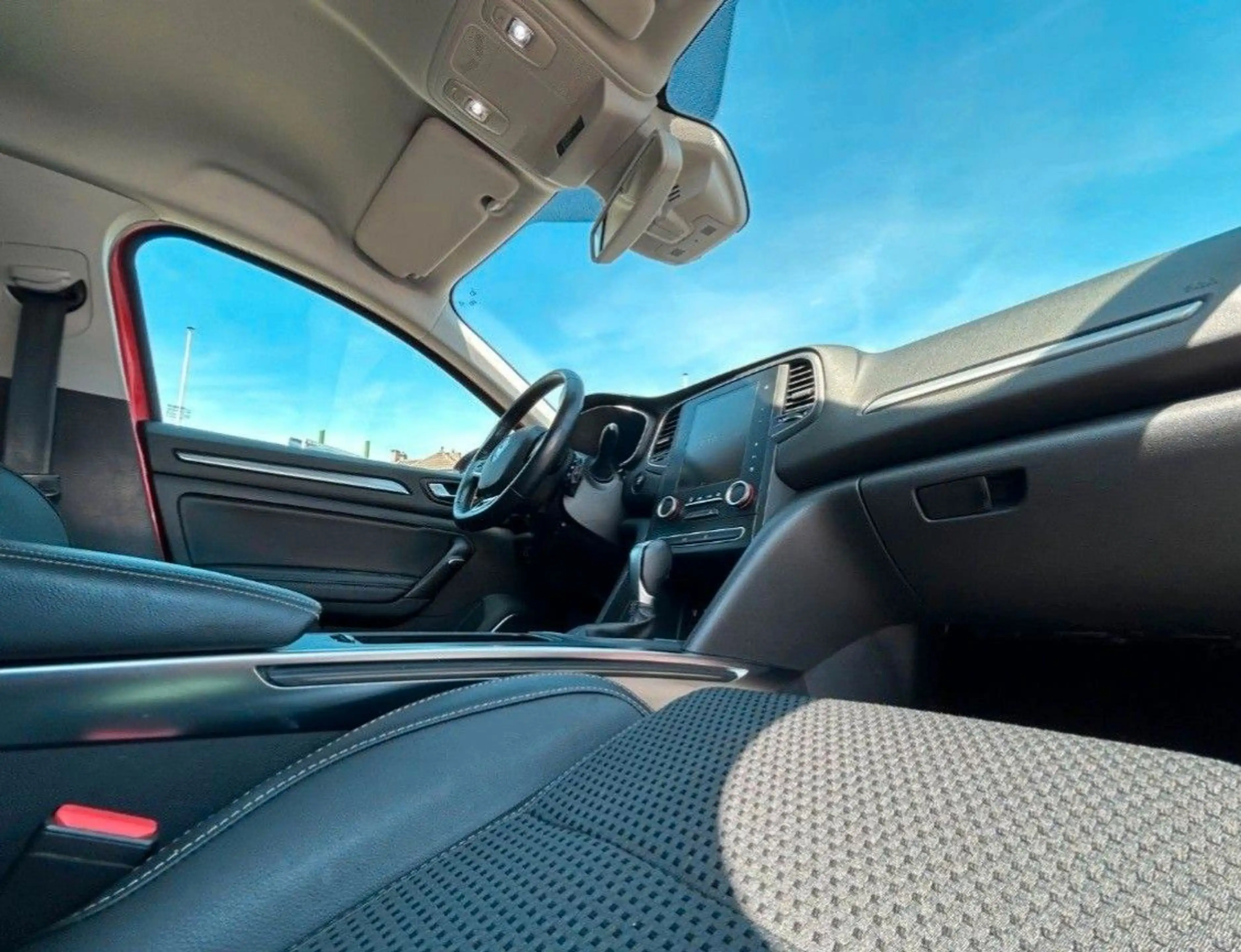 Renault Megane IV Grandtour BOSE 1.2 AUT — photo 12