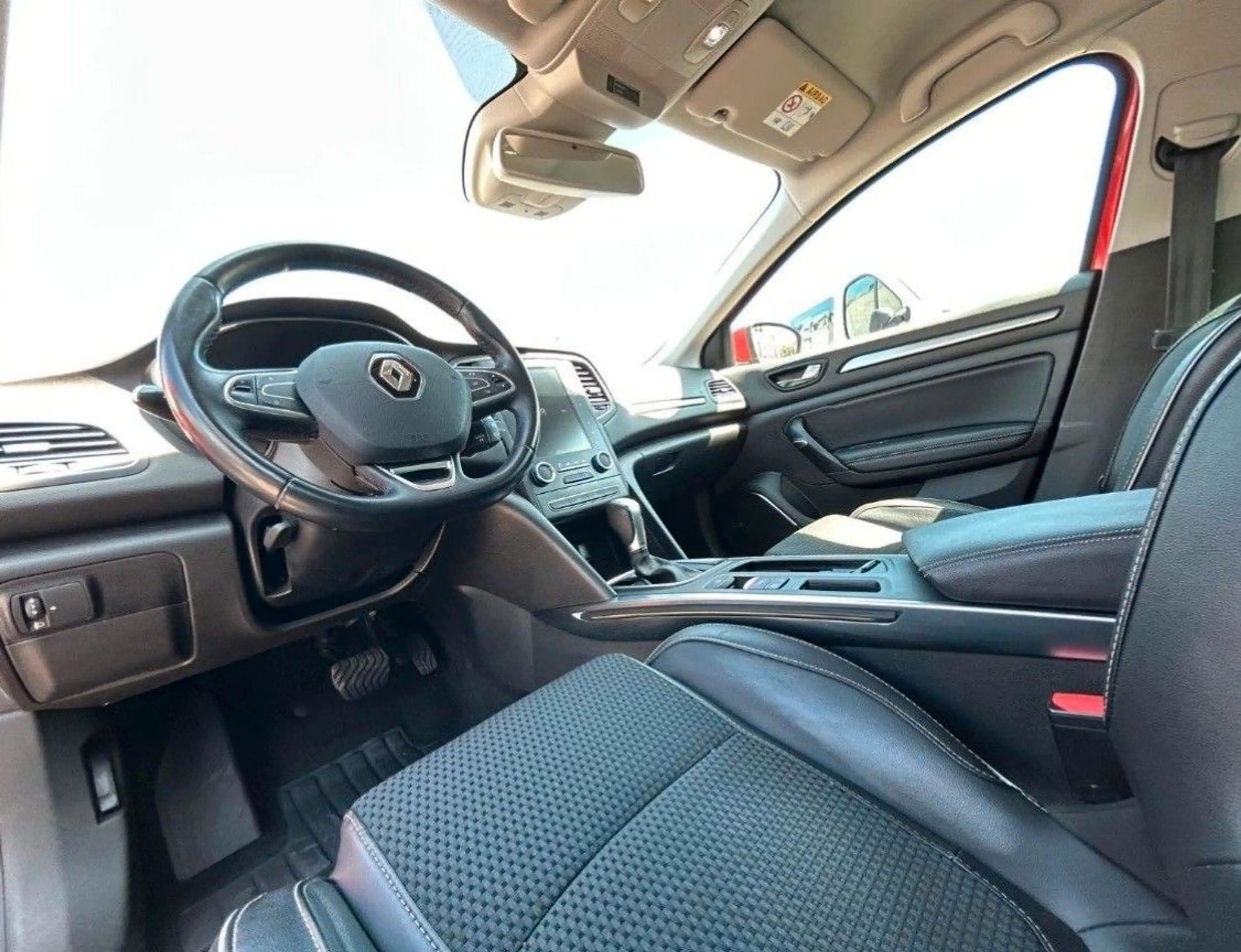 Renault Megane IV Grandtour BOSE 1.2 AUT — photo 10