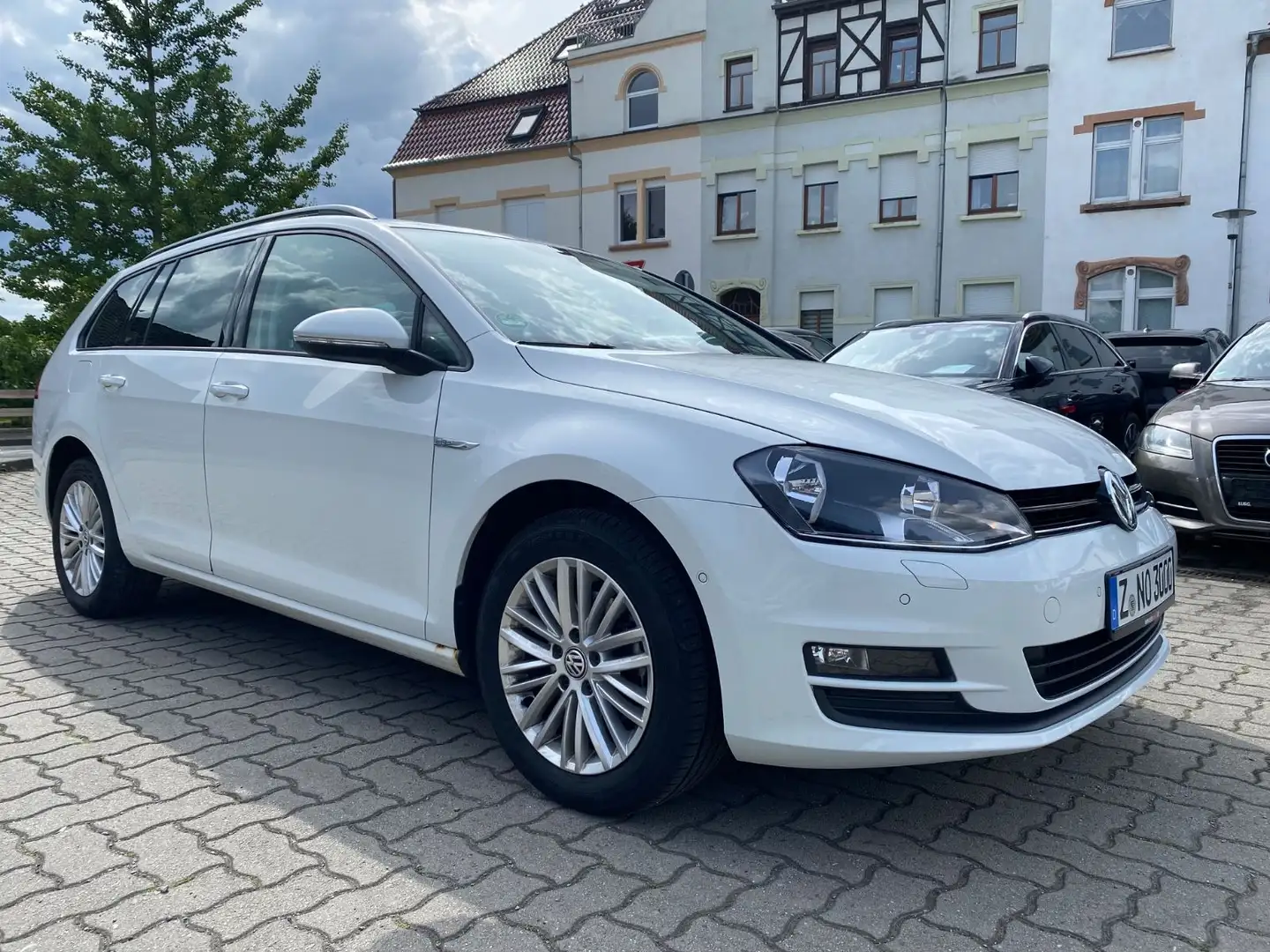 Volkswagen Golf VII Variant Cup BMT Weiß - 2