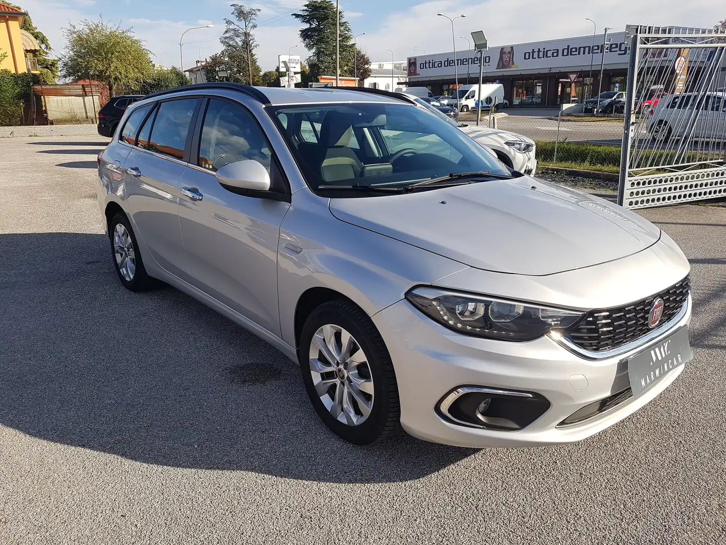 Fiat Tipo SW 1.6 mjt Business s&s 120cv NAVI PDC CRUISE Silber - 2