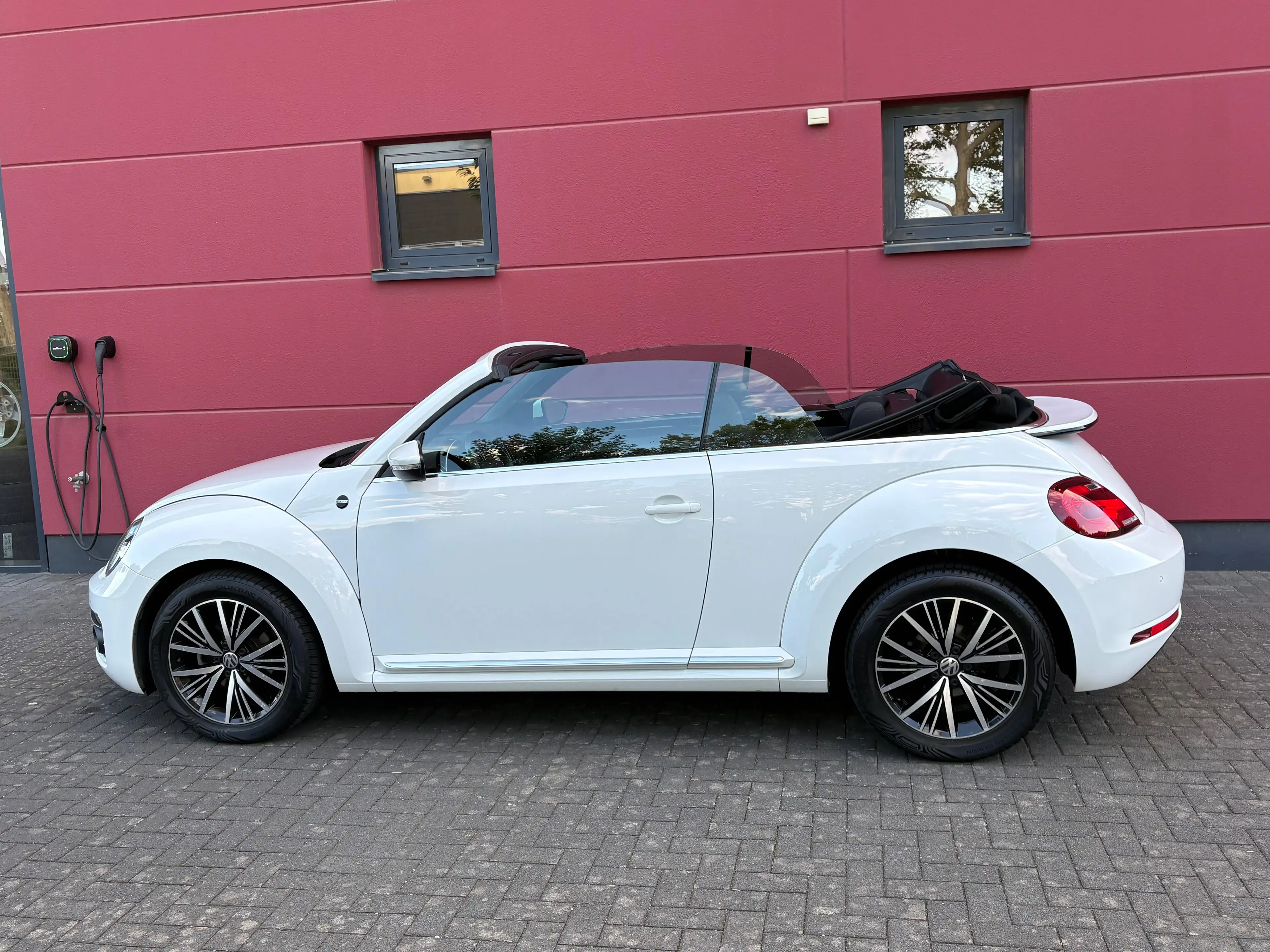 Volkswagen New Beetle CABRIO 1.2 TSI SONDERMODELL EDITION SOUND NAVI ALU17" 1-HAND* — photo 6