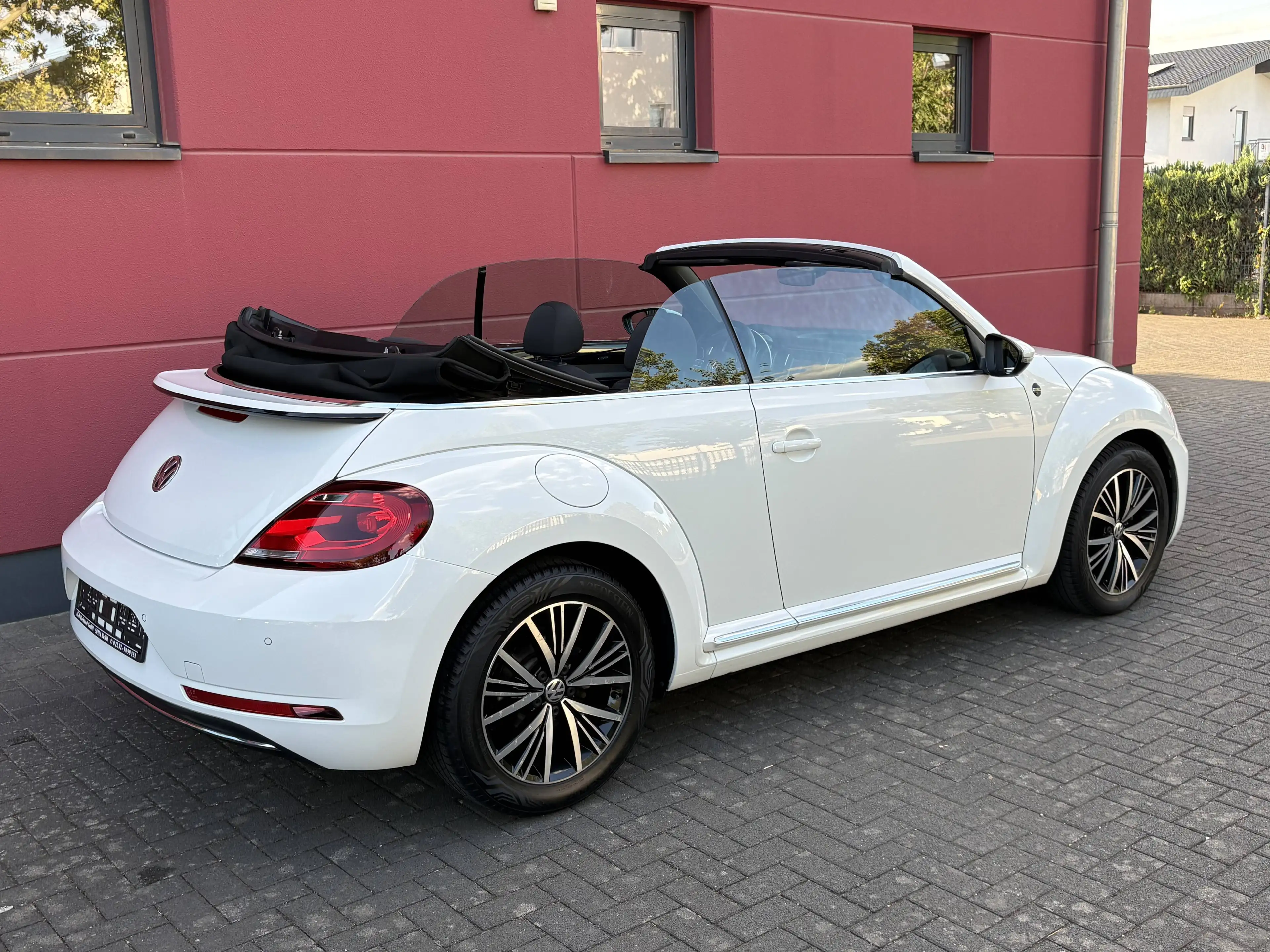 Volkswagen New Beetle CABRIO 1.2 TSI SONDERMODELL EDITION SOUND NAVI ALU17" 1-HAND*
