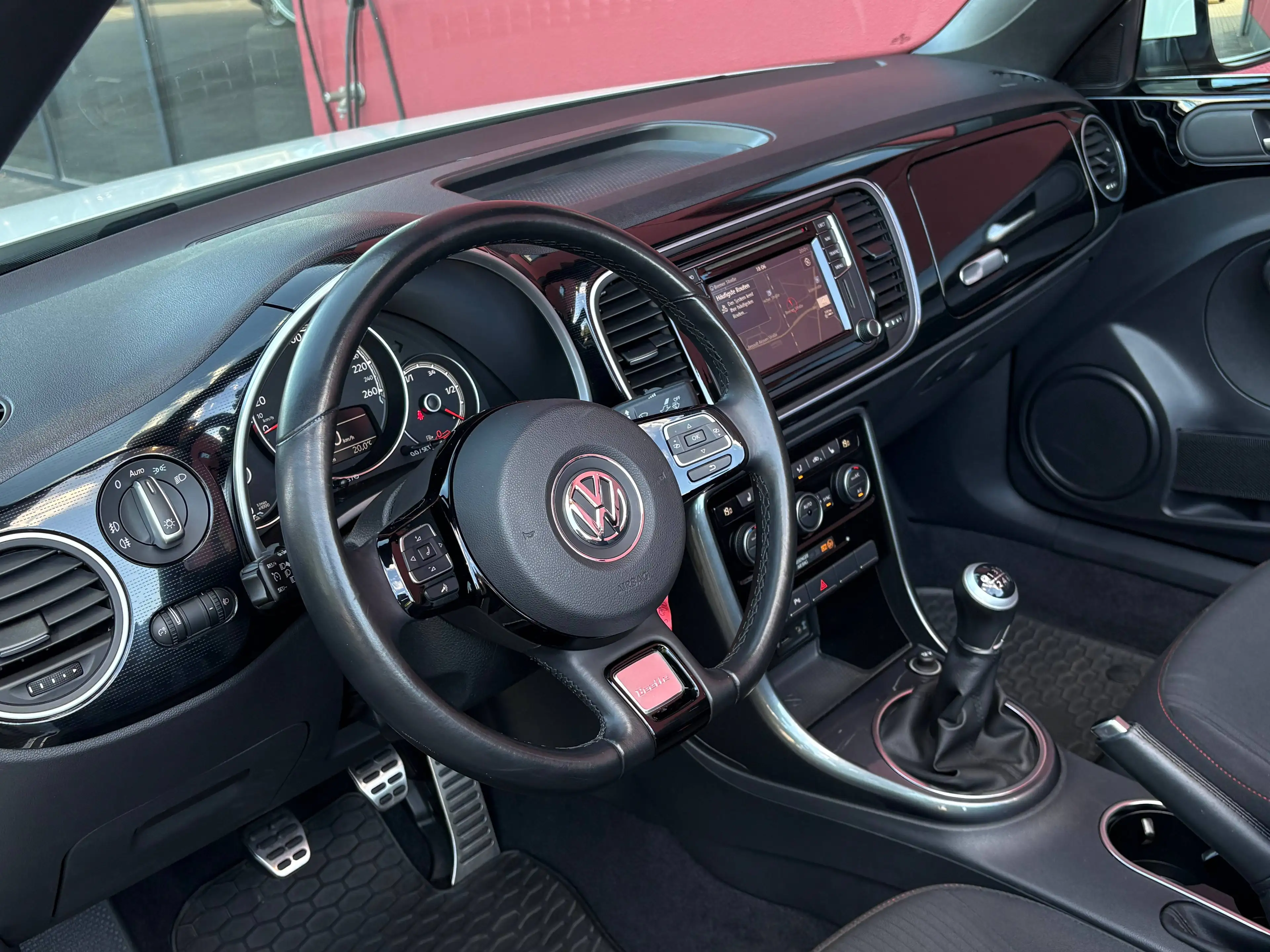 Volkswagen New Beetle CABRIO 1.2 TSI SONDERMODELL EDITION SOUND NAVI ALU17" 1-HAND* — photo 12