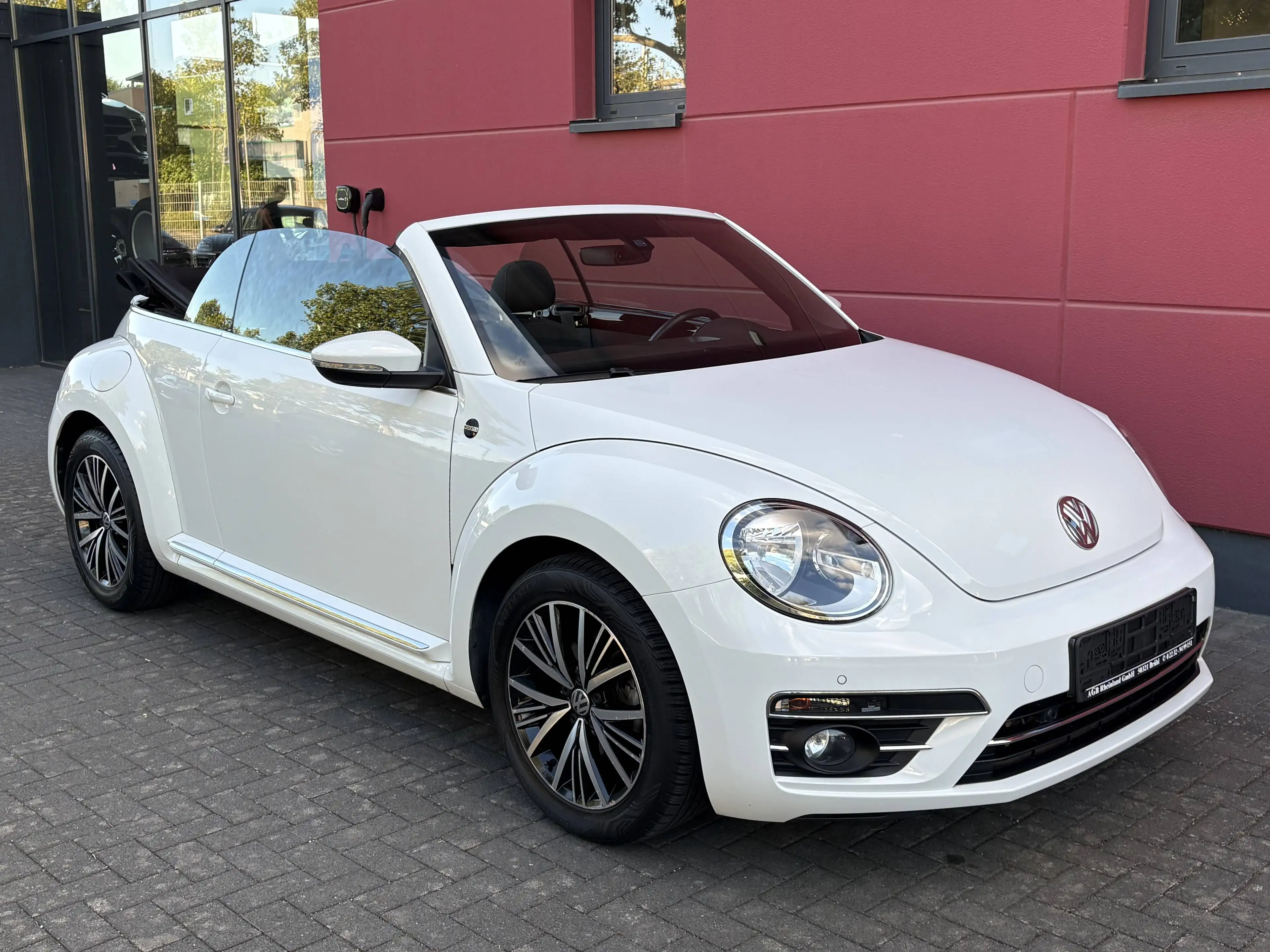 Volkswagen New Beetle CABRIO 1.2 TSI SONDERMODELL EDITION SOUND NAVI ALU17" 1-HAND* — photo 3