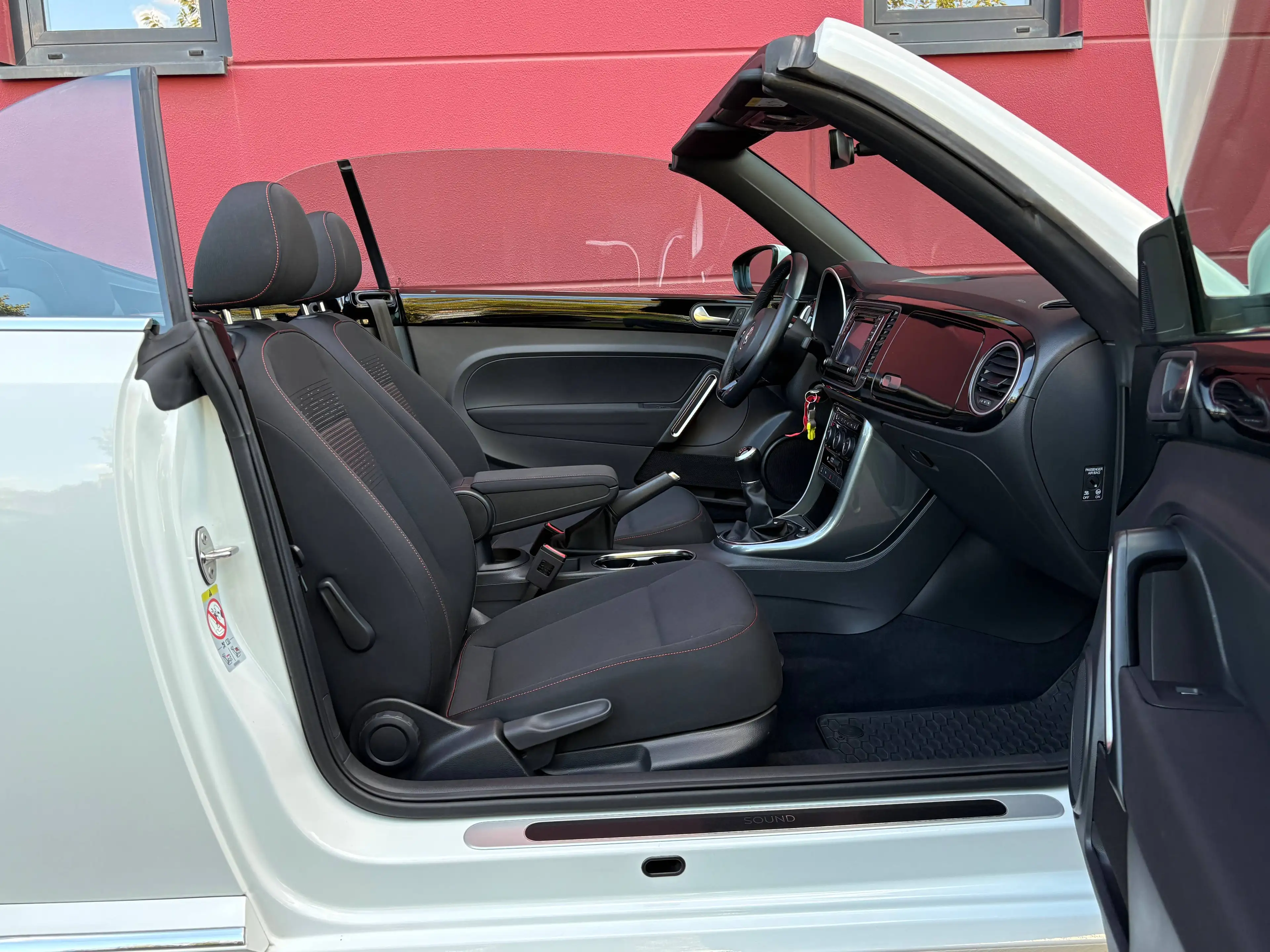 Volkswagen New Beetle CABRIO 1.2 TSI SONDERMODELL EDITION SOUND NAVI ALU17" 1-HAND* — photo 15