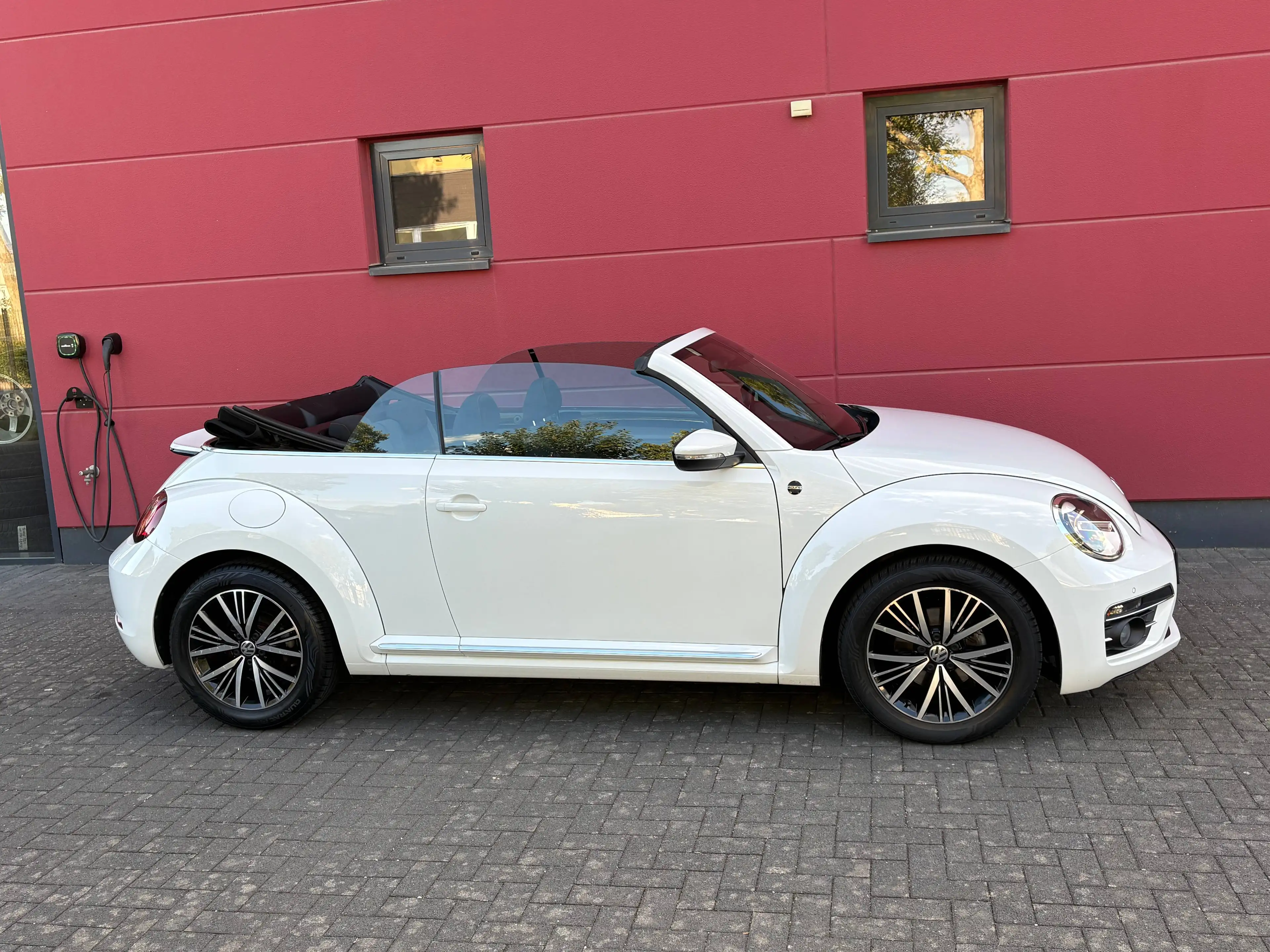 Volkswagen New Beetle CABRIO 1.2 TSI SONDERMODELL EDITION SOUND NAVI ALU17" 1-HAND* — photo 8