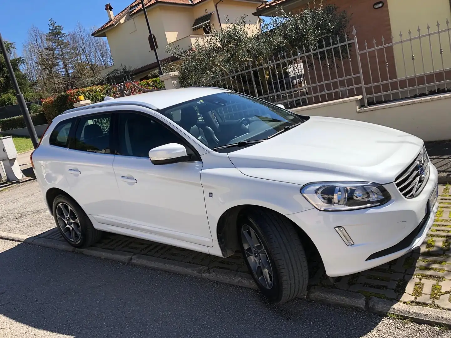 Volvo XC60 XC60 I 2014 2.0 d3 Ocean Race 150cv Bianco - 1