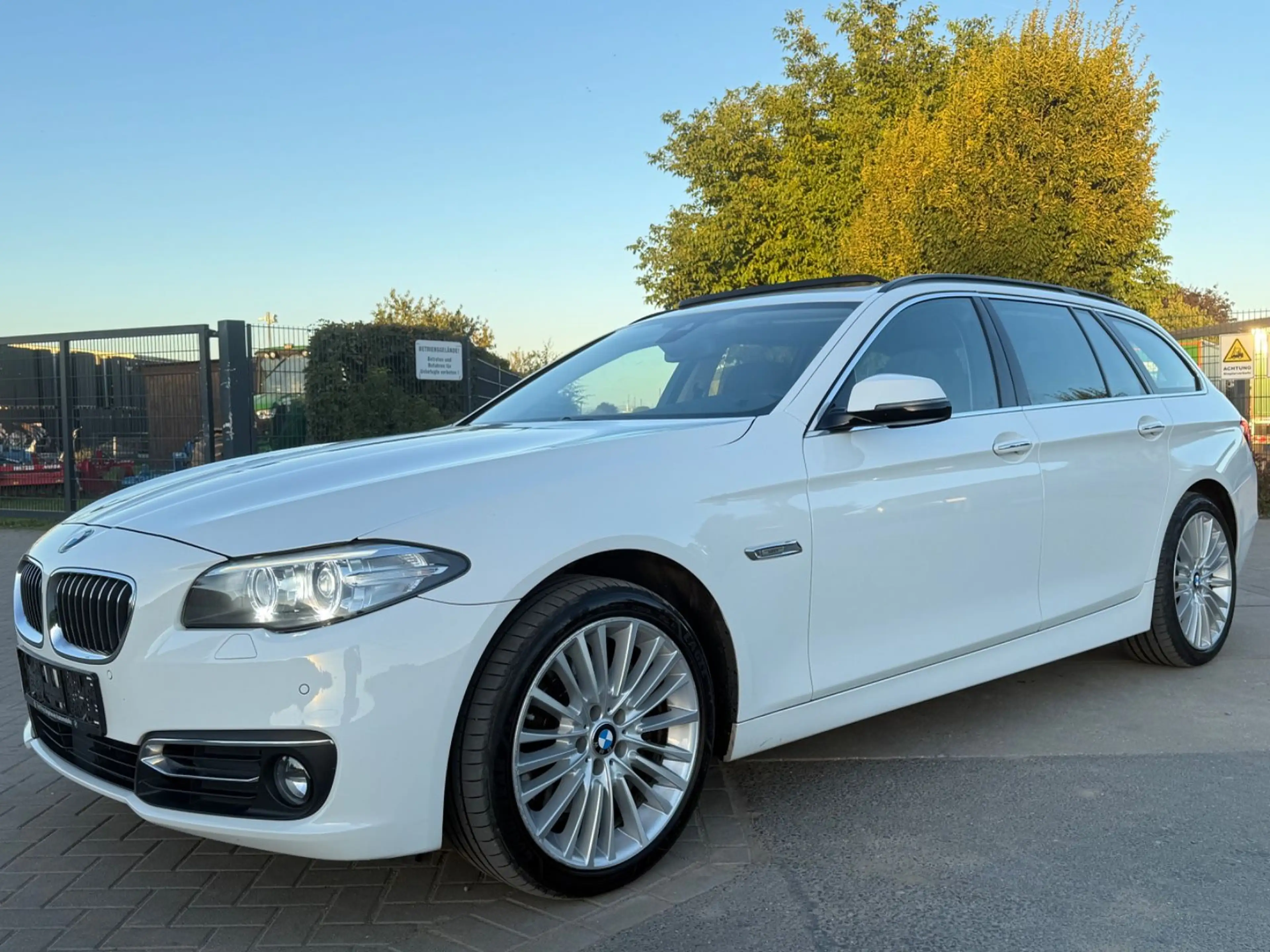 BMW 535 D Touring XDrive*Luxury*Pano*VOLL*E.AHK* — photo 2