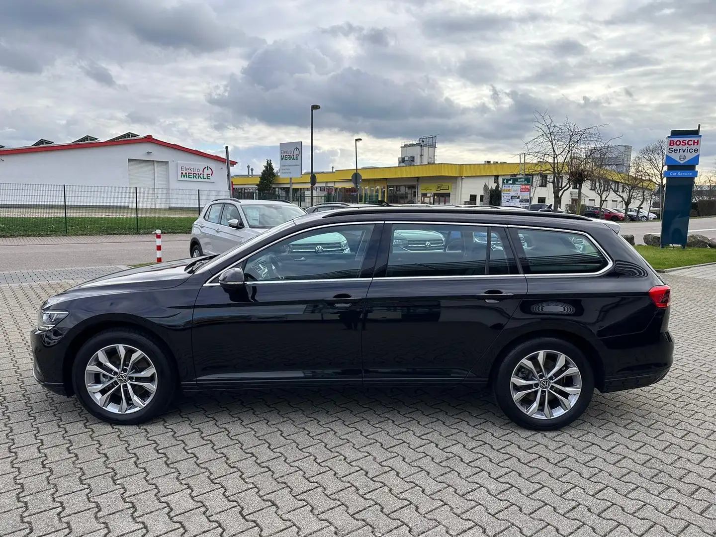 Volkswagen Passat Variant 1.5 TSI DSG *Navi*Kamera*ACC*AHK* Negro - 2