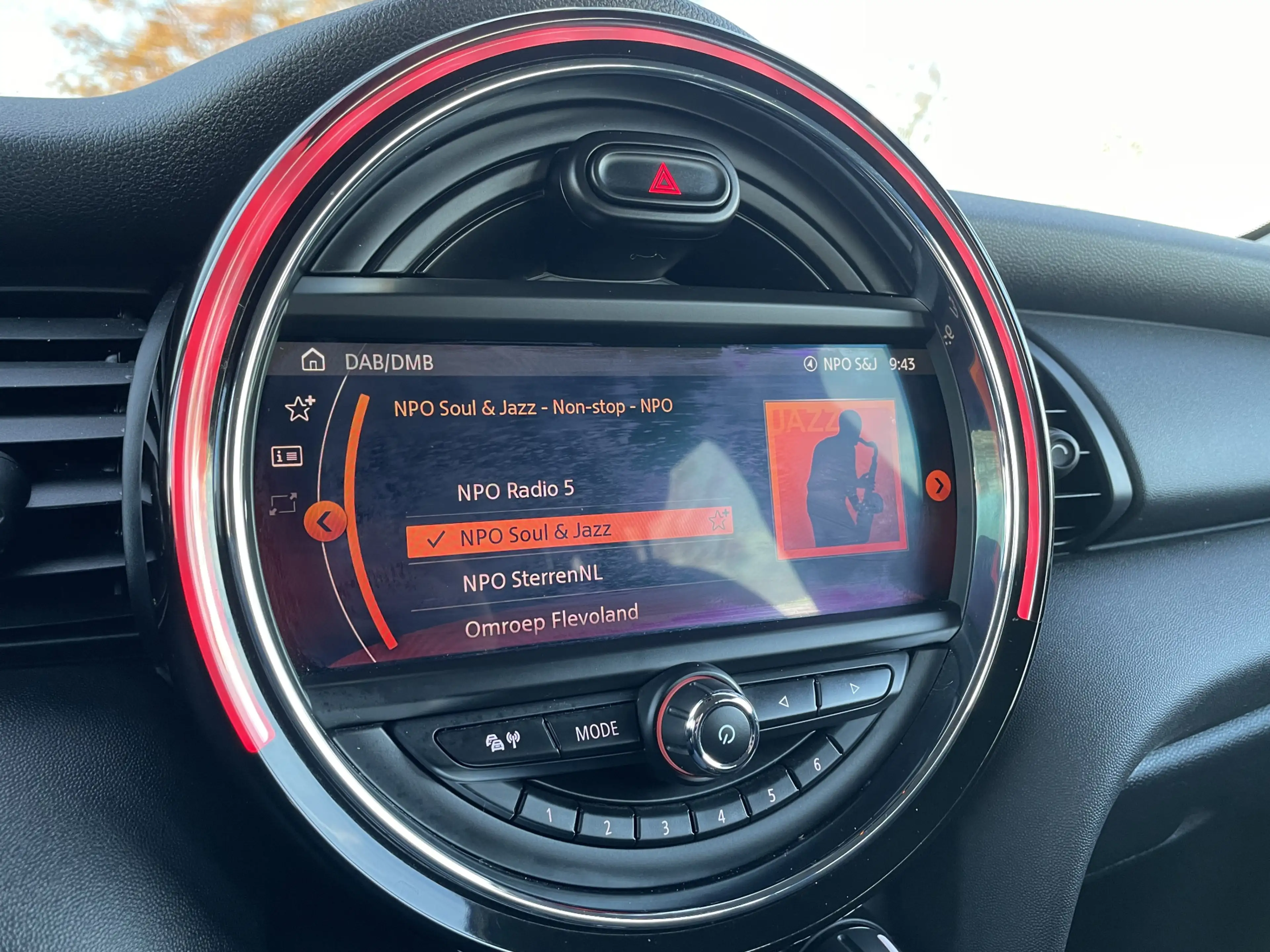 MINI One Mini 1.5 Chili Harman Kardon / PDC Achter / Navi / — photo 22