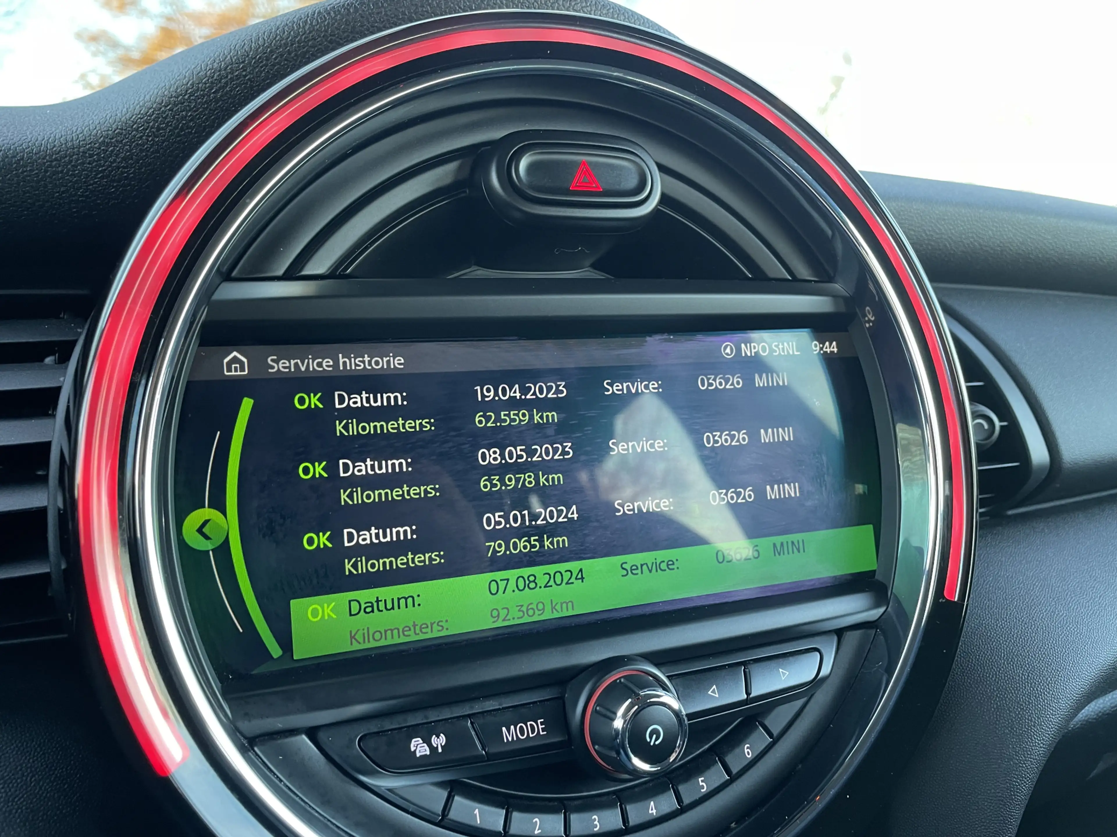 MINI One Mini 1.5 Chili Harman Kardon / PDC Achter / Navi / — photo 30