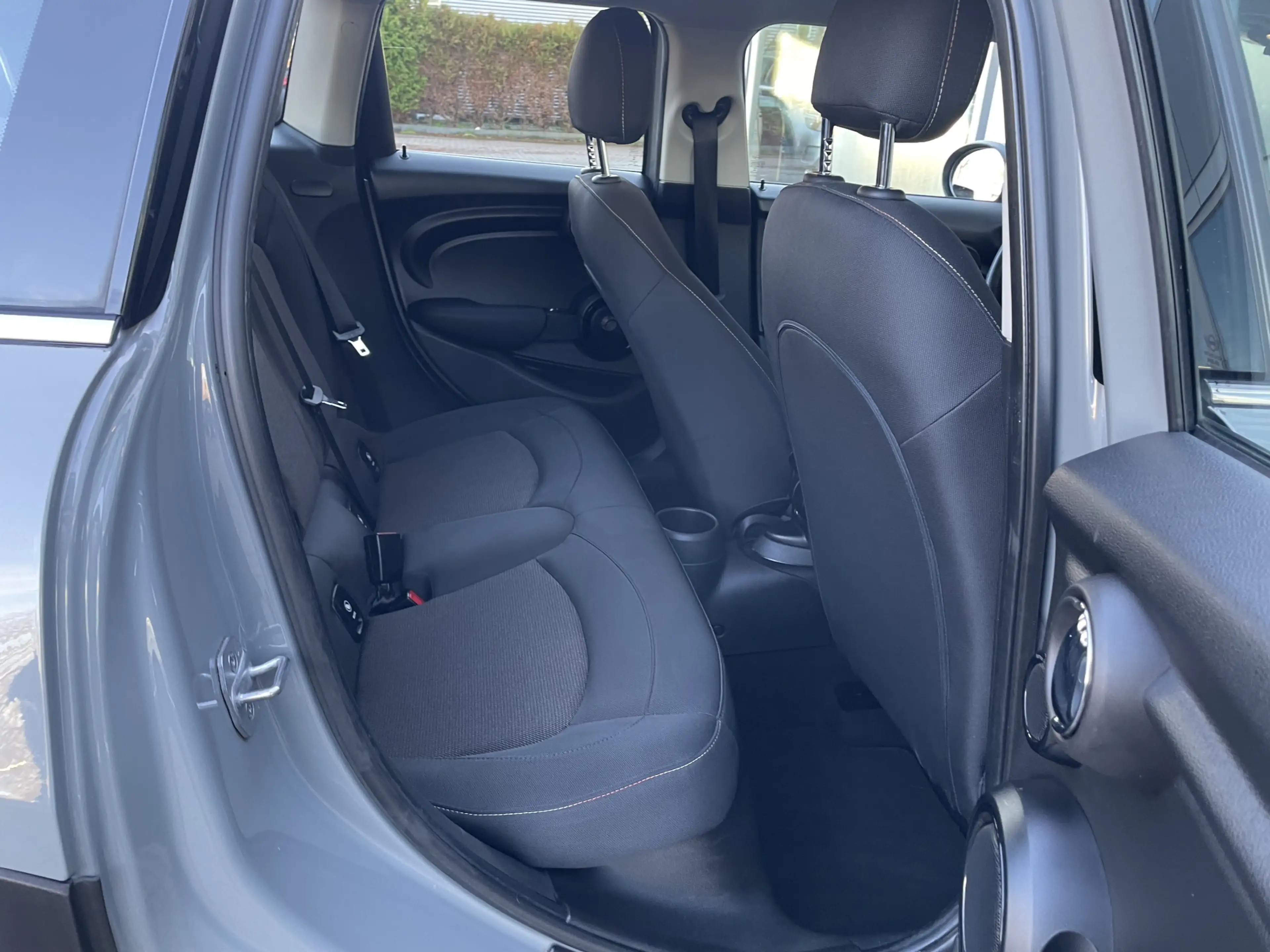 MINI One Mini 1.5 Chili Harman Kardon / PDC Achter / Navi / — photo 8