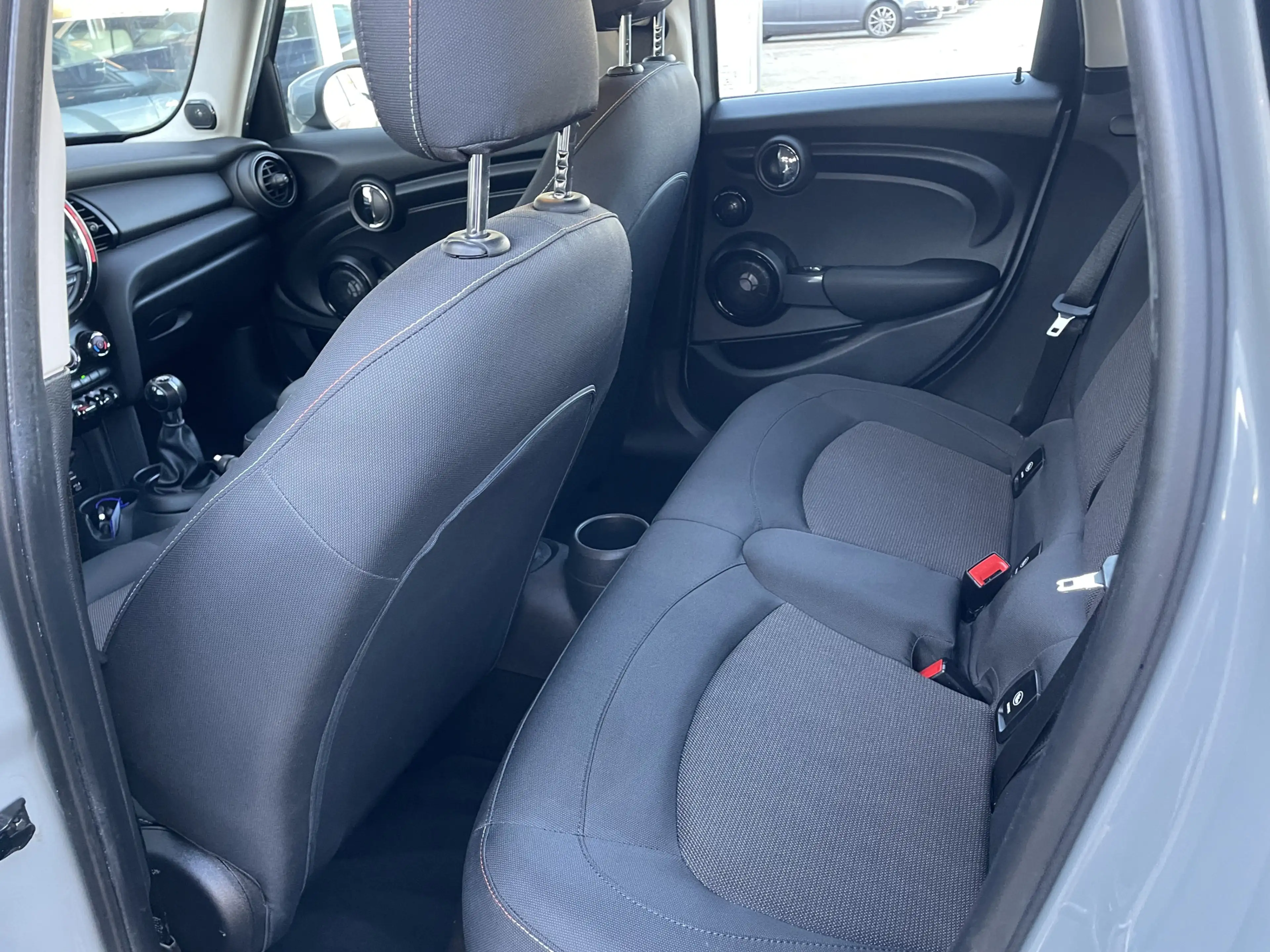 MINI One Mini 1.5 Chili Harman Kardon / PDC Achter / Navi / — photo 4