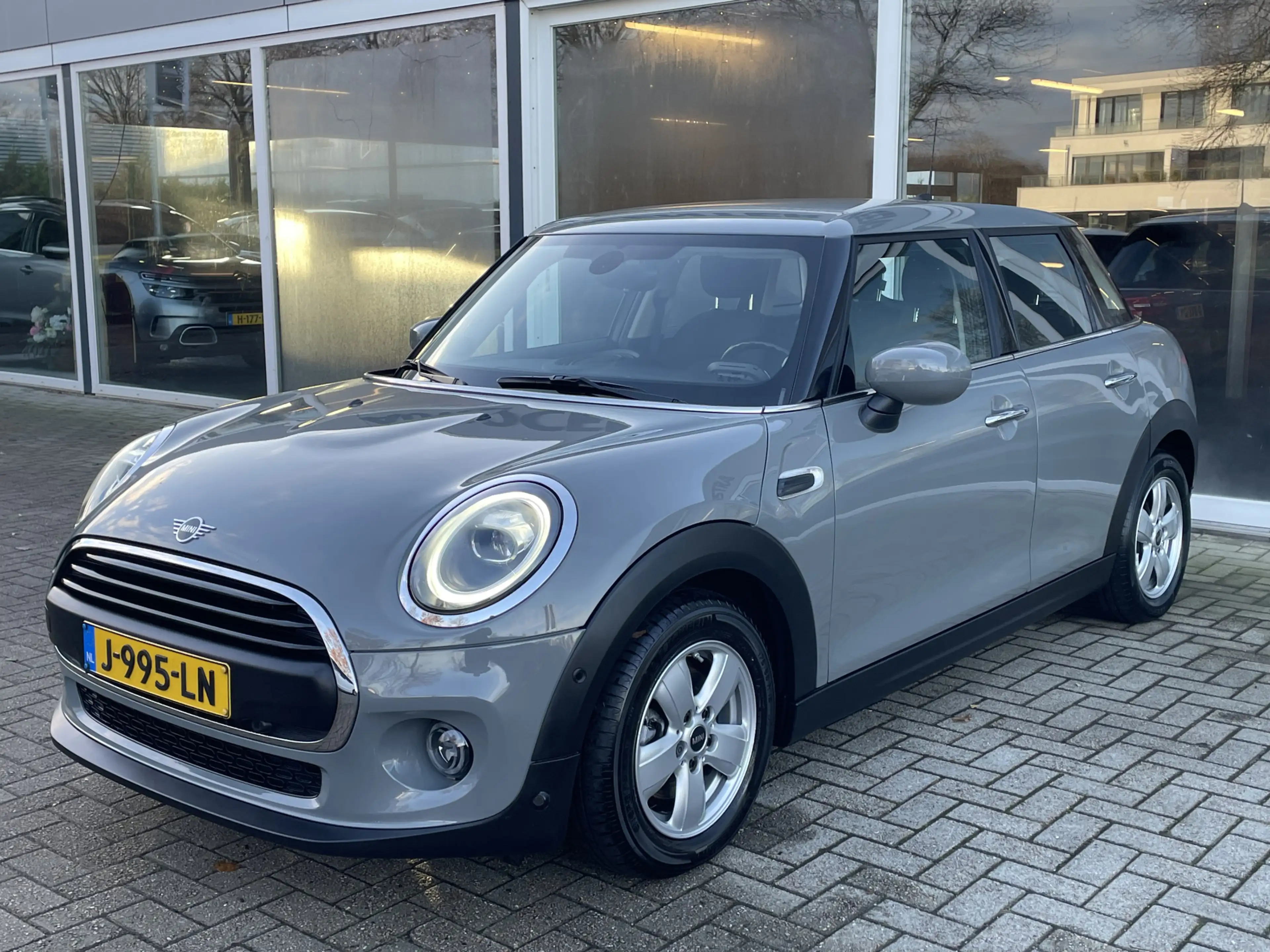 MINI One Mini 1.5 Chili Harman Kardon / PDC Achter / Navi / — photo 5