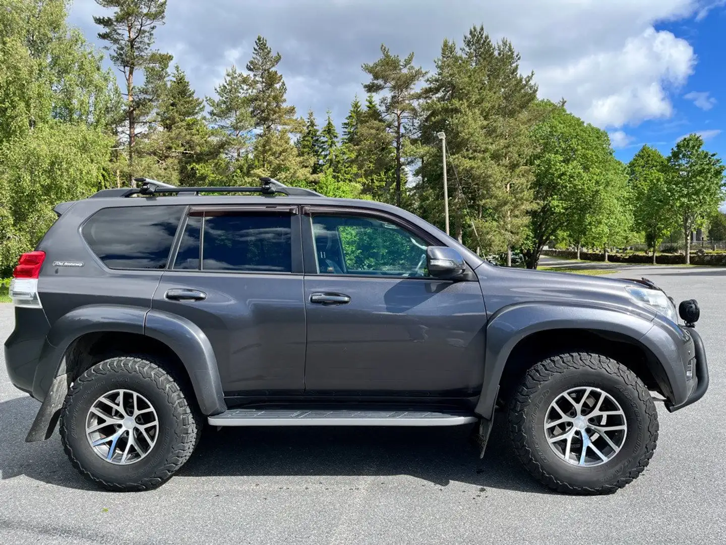 Toyota Land Cruiser Gris - 2
