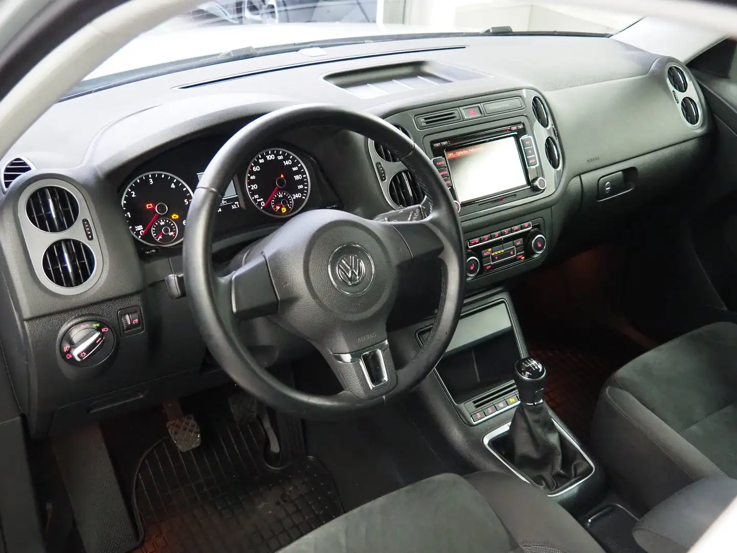 Volkswagen Tiguan Karat TDI BMT 4MOTION Ezüst - 2