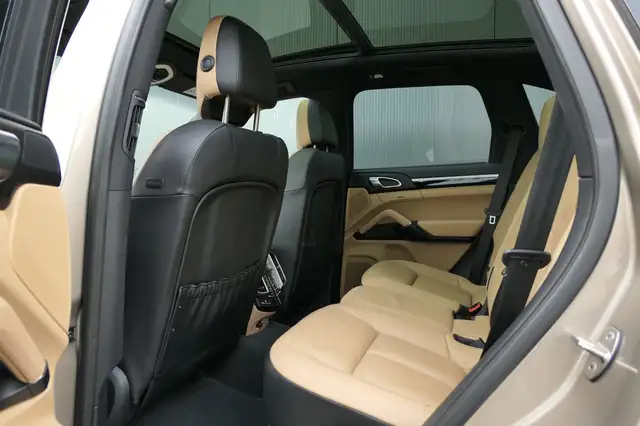 Porsche Cayenne view 5