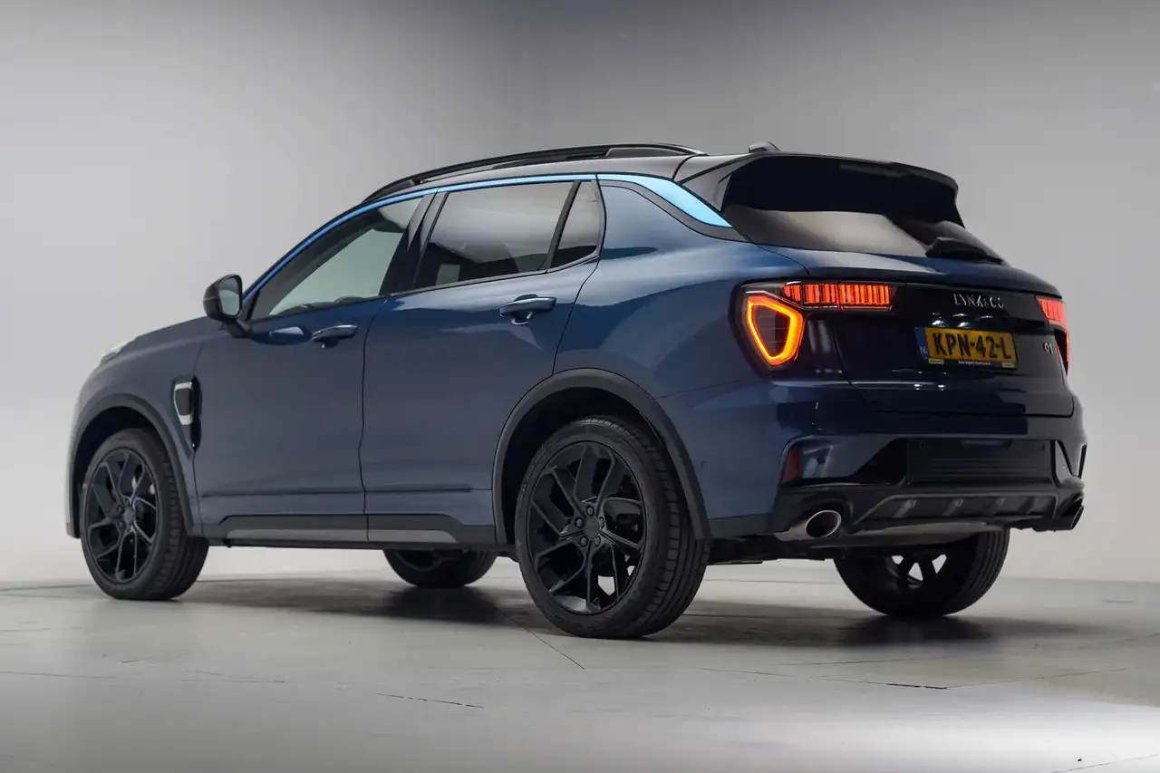 Lynk & Co 01 2022