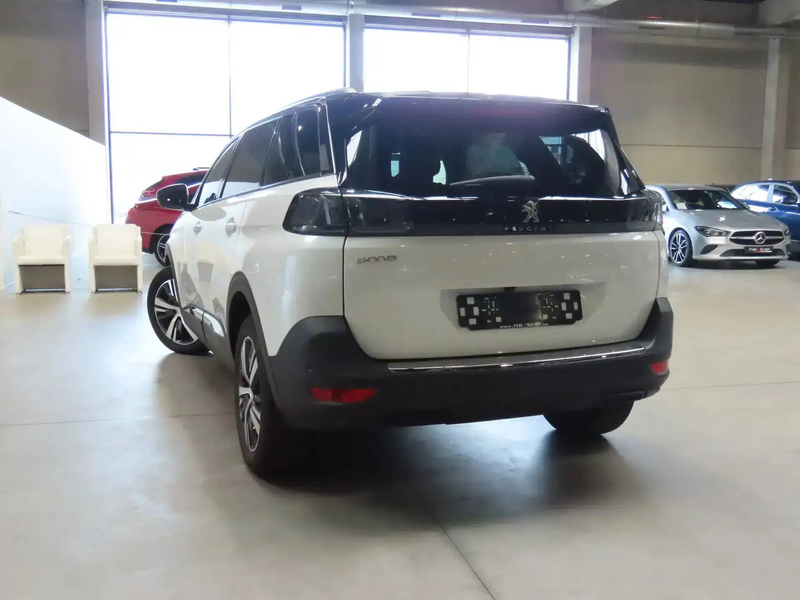 Peugeot 5008 1.2i Allure Pack ***NAVI-CAMERA 360°-7PLACES*** — photo 4
