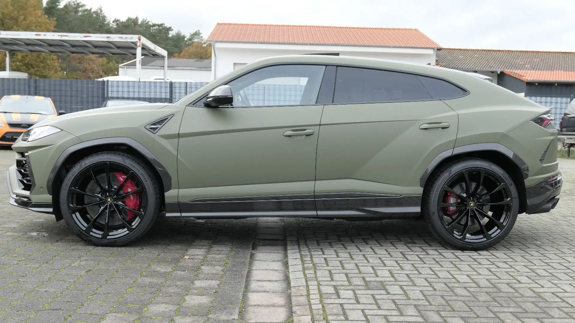 Lamborghini Urus Voll-Carbon Ext./CCB/23"Alu/B&O/Anima/Pano Zelená - 2