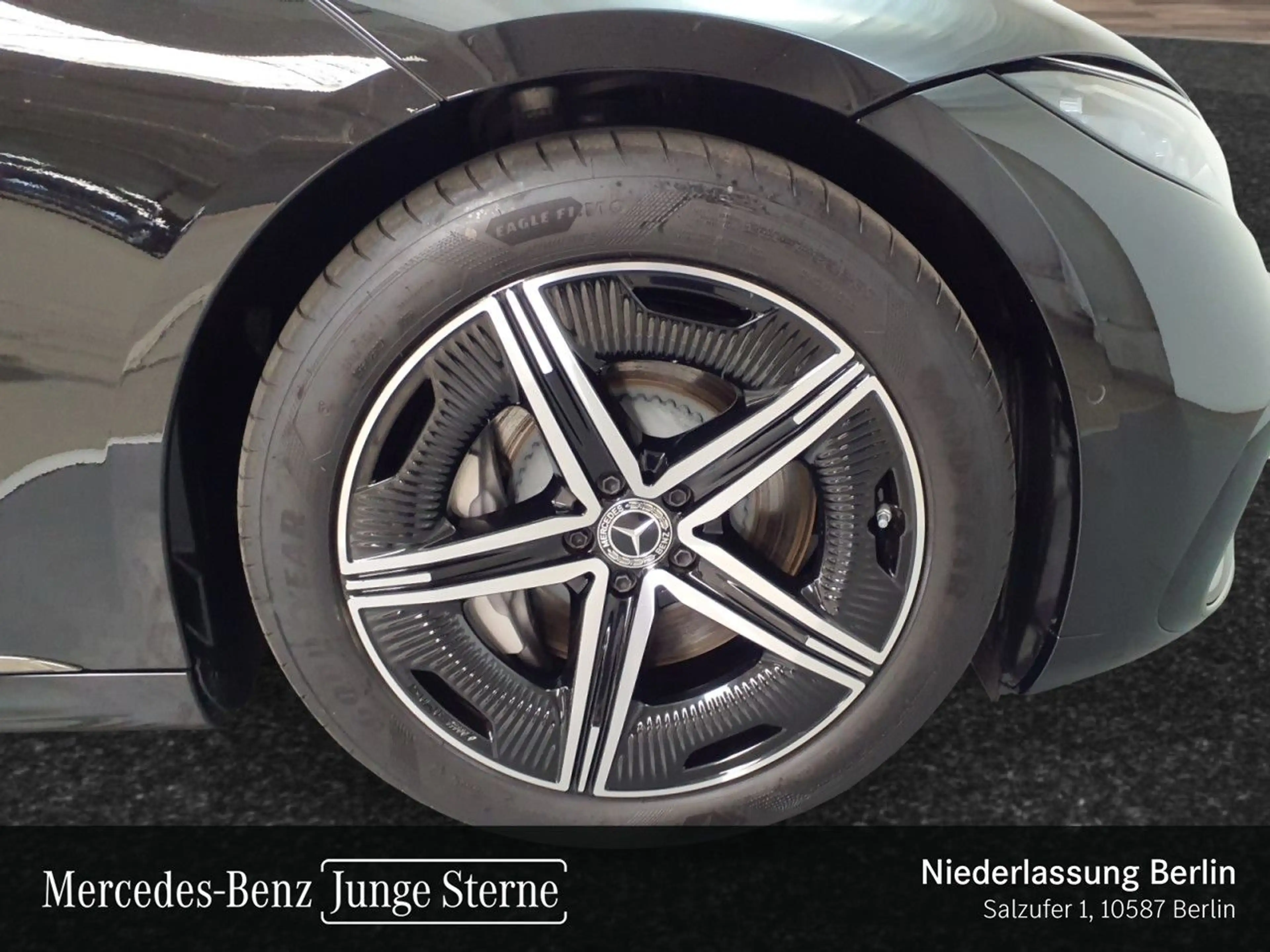 Mercedes-Benz EQS 450 AMG Fahrass Fondent Airmat Pano Burmester — photo 6