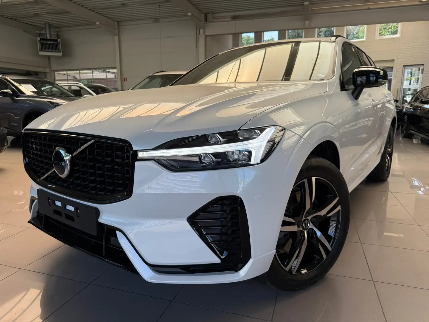 Volvo XC60 2.0D B4 MHEV R-DESIGN + GOOGLE SYSTEM - NW MODEL Wit - 1