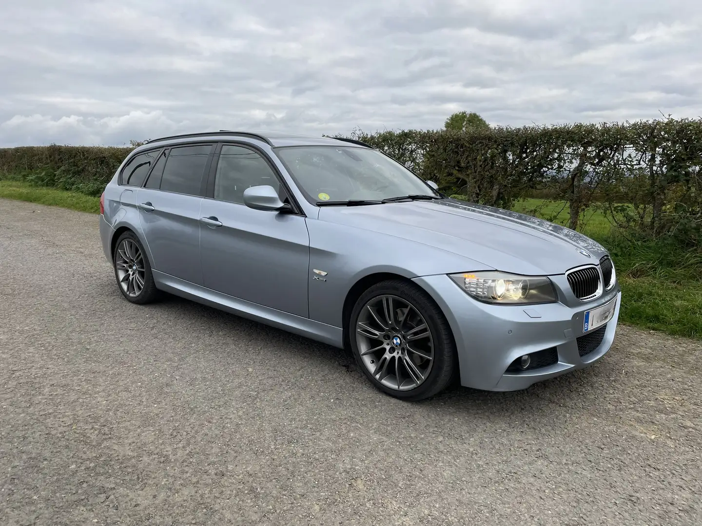 BMW 320 Touring 320d Pack M sport plus Edition Bleu - 2