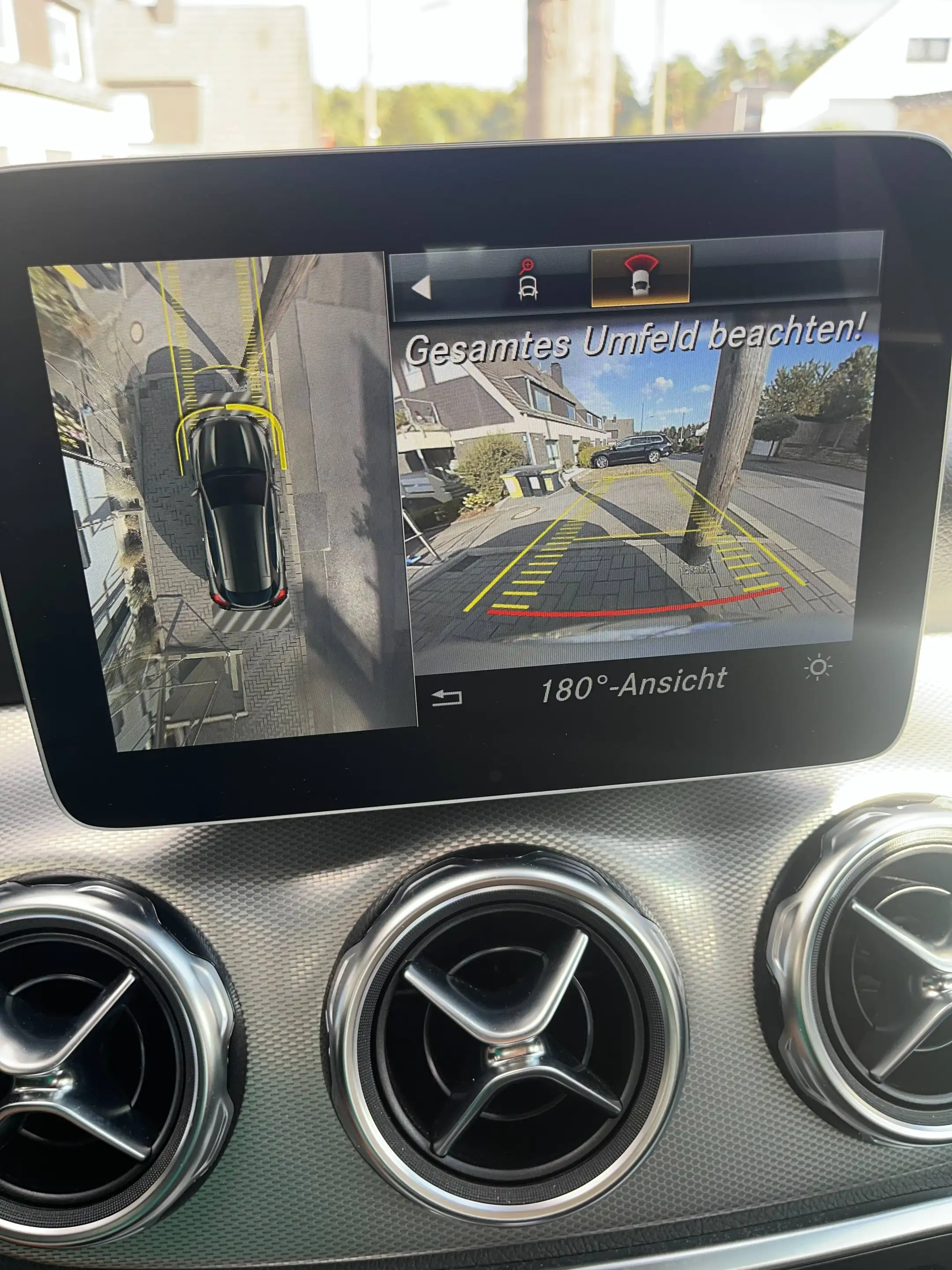 Mercedes-Benz GLA 180 Urban*2.Hd,Standh.,Kam,Navi,App,19 Zoll,AHK,LED,teil.Leder,Scheckheft,TOP — photo 12