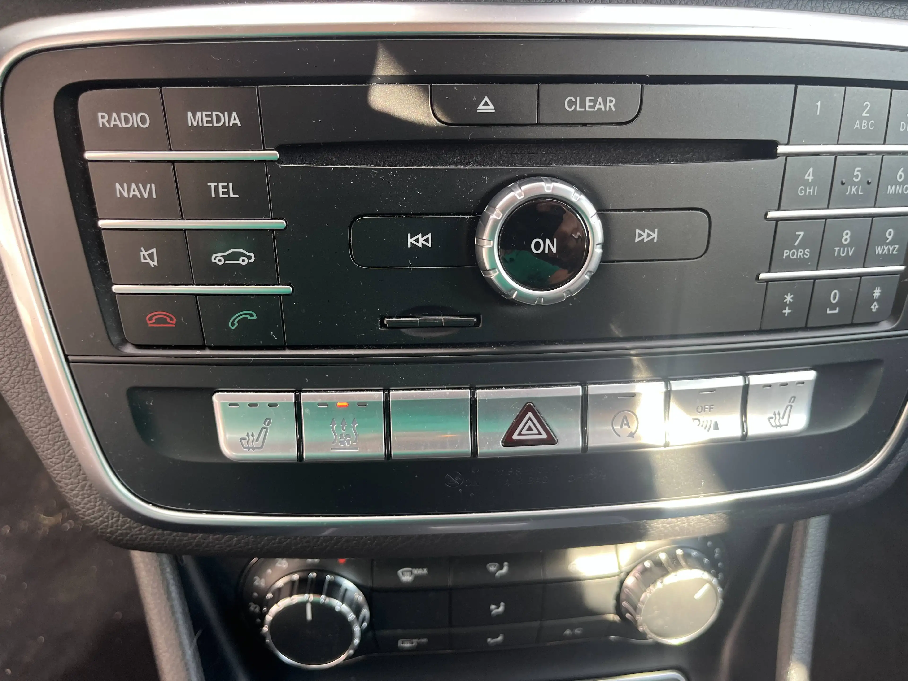 Mercedes-Benz GLA 180 Urban*2.Hd,Standh.,Kam,Navi,App,19 Zoll,AHK,LED,teil.Leder,Scheckheft,TOP — photo 15