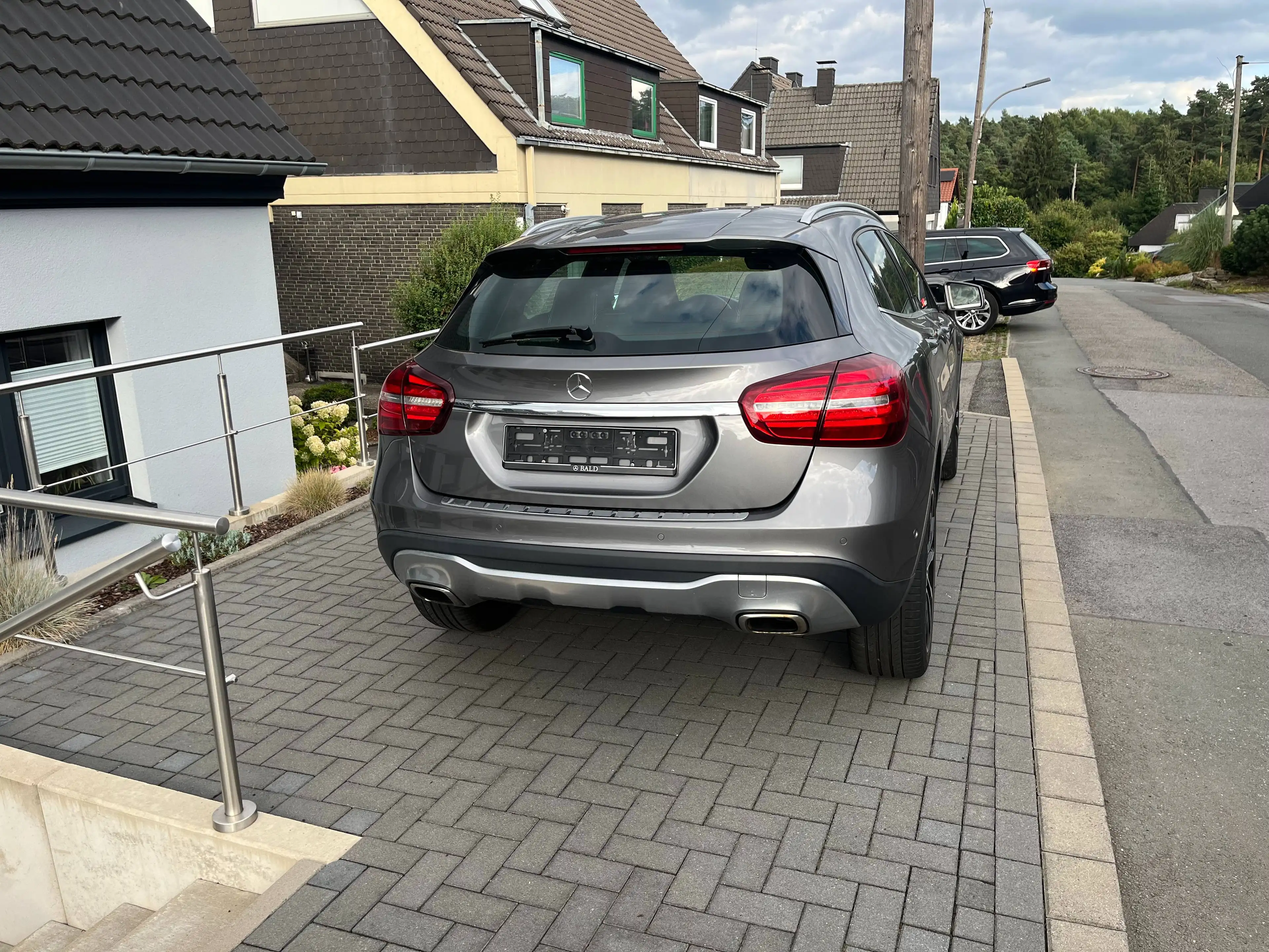 Mercedes-Benz GLA 180 Urban*2.Hd,Standh.,Kam,Navi,App,19 Zoll,AHK,LED,teil.Leder,Scheckheft,TOP — photo 5